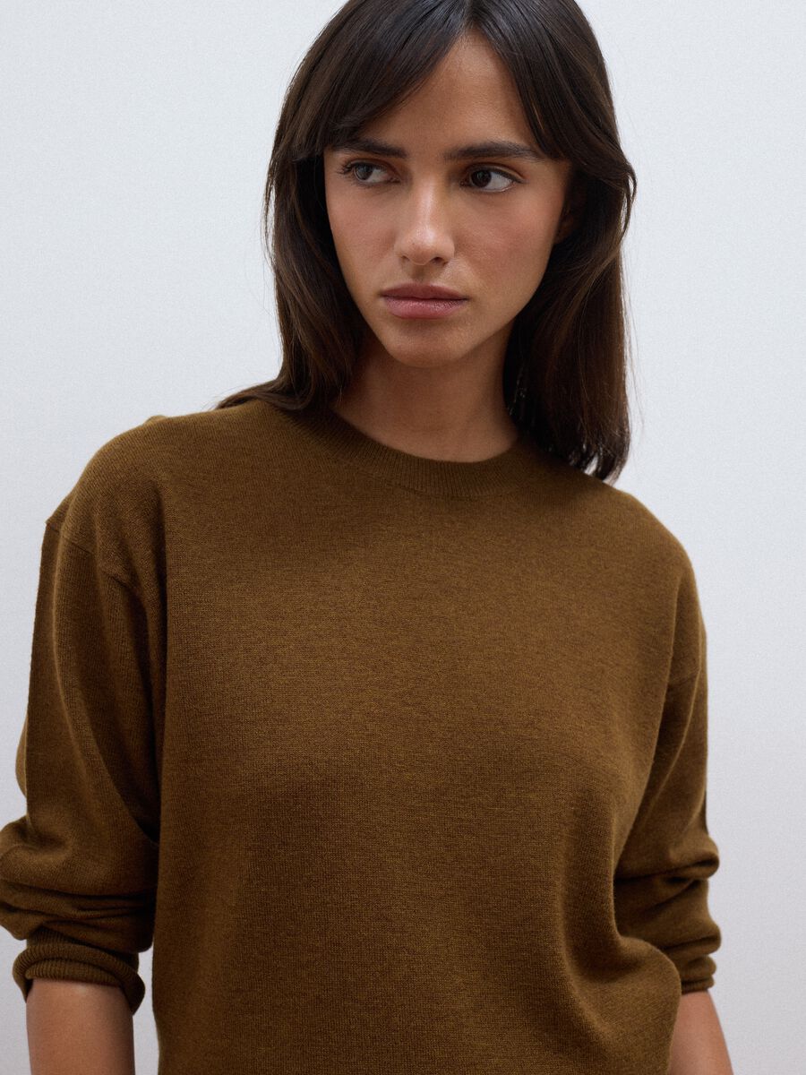 Brown pure wool crew-neck jumper in oversized fit_2
