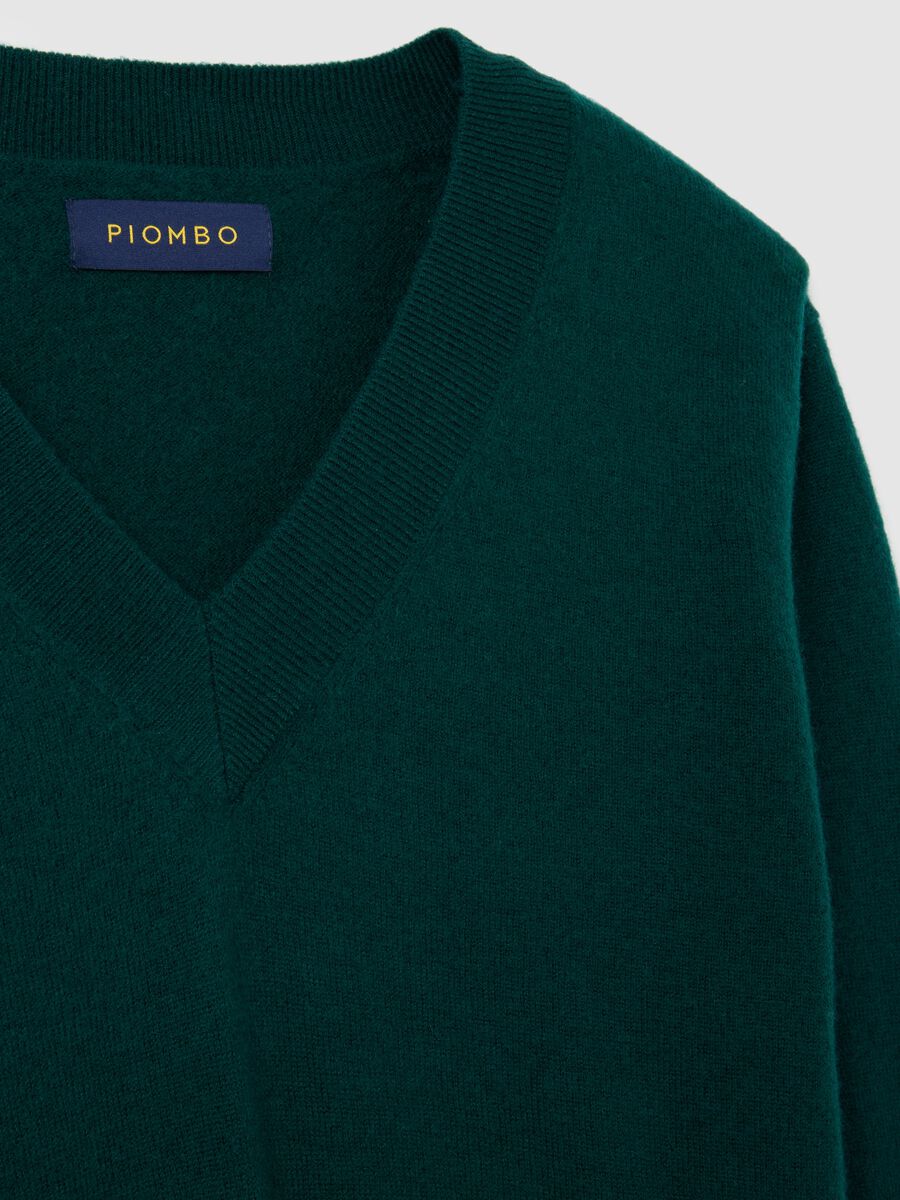 Maglione verde in lana a collo a V_5