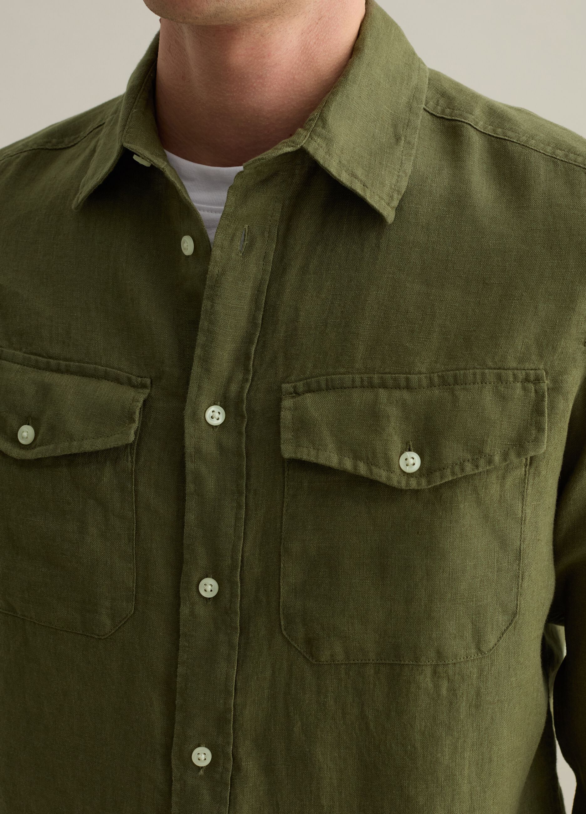 Camicia regular fit in lino con tasche