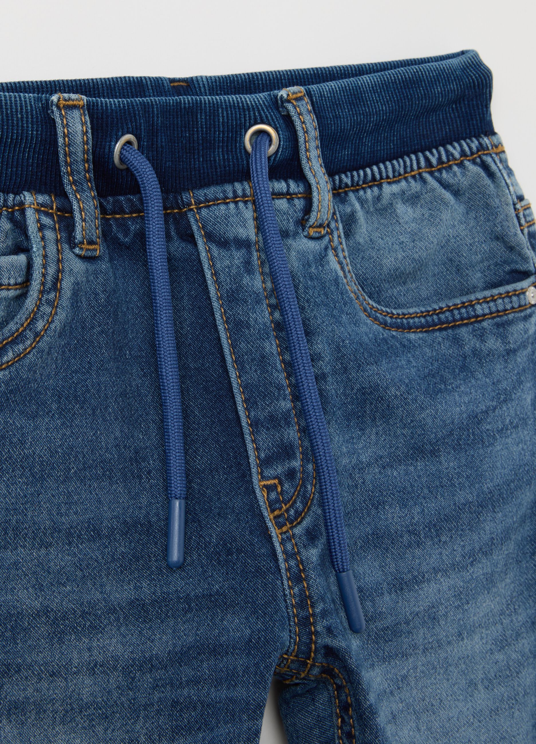 Jeans da bambino in misto cotone blu elasticizzato