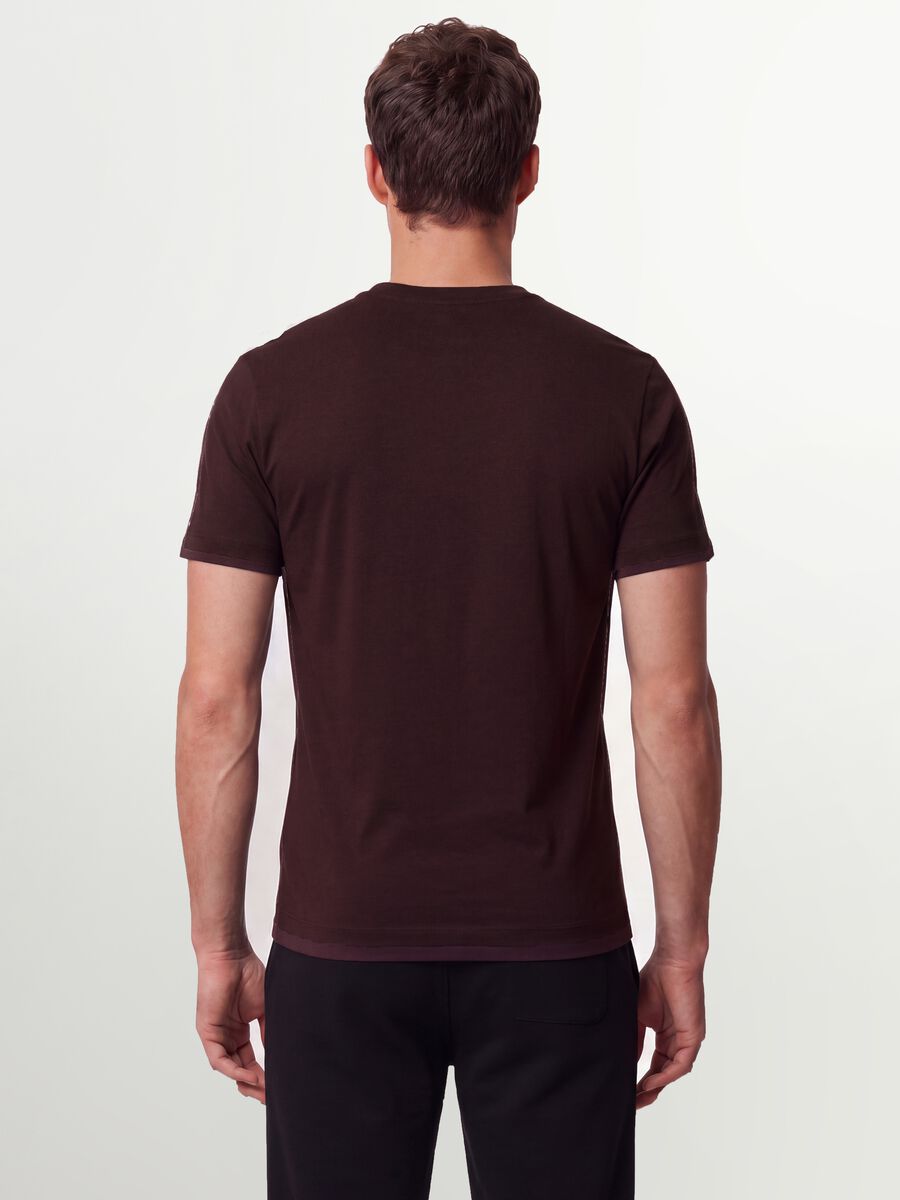 T-shirt marrone in cotone organico a maniche corte slim fit_3