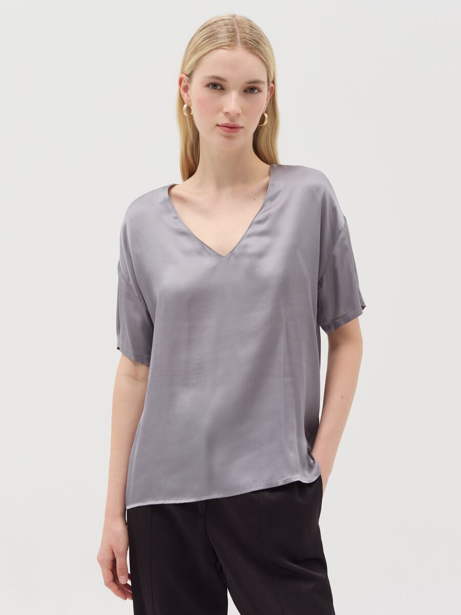 Satin blouse with V neck_0