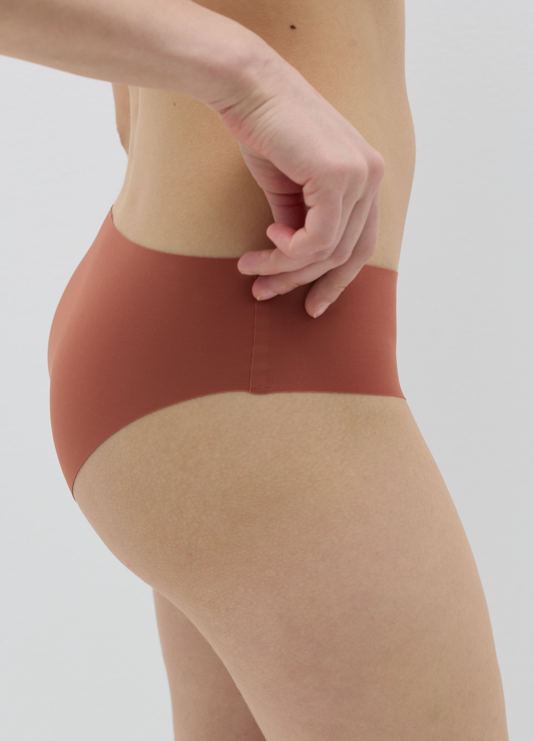 High-rise briefs in stretch microfibre