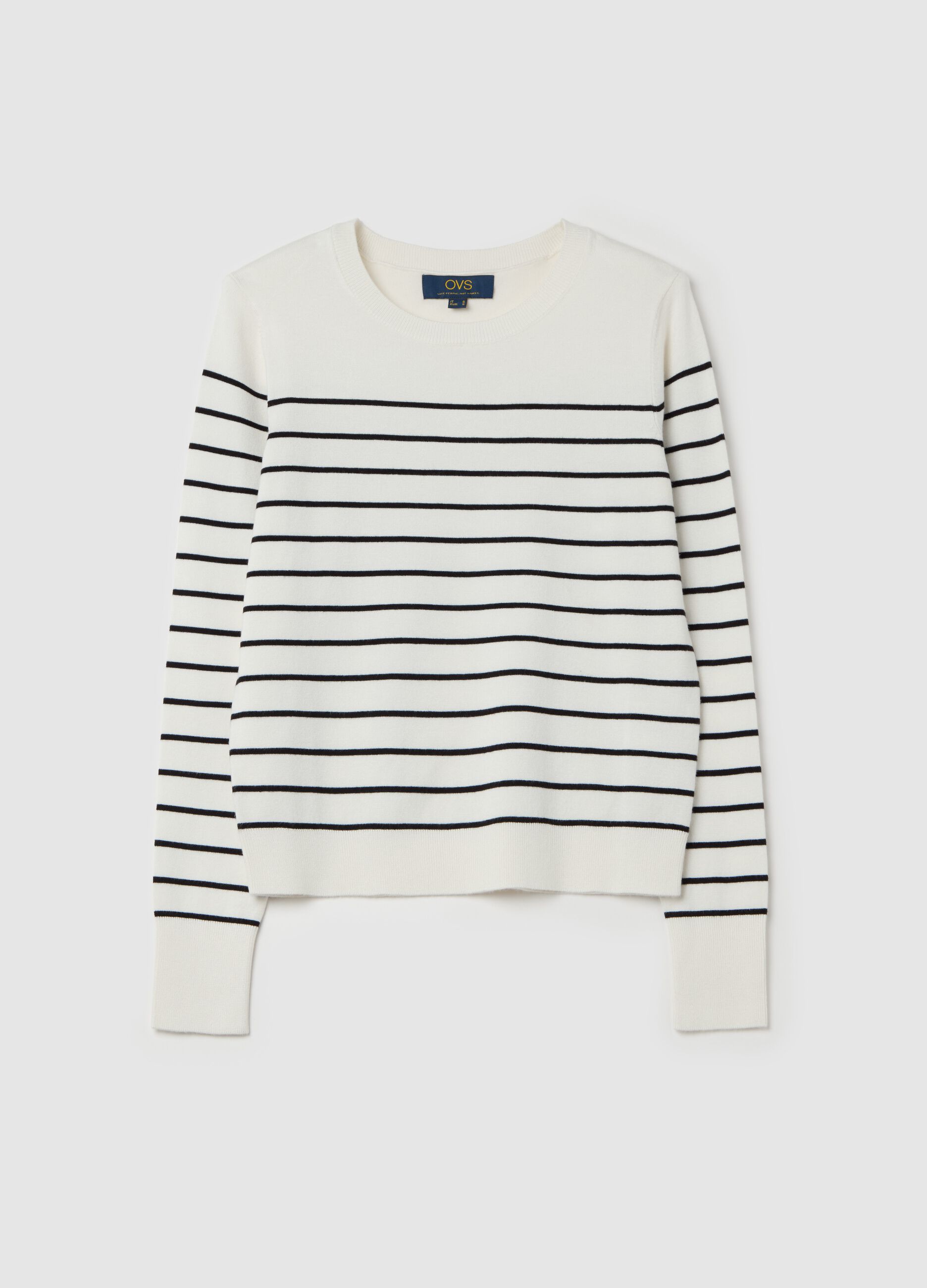 Long-sleeved top with striped pattern