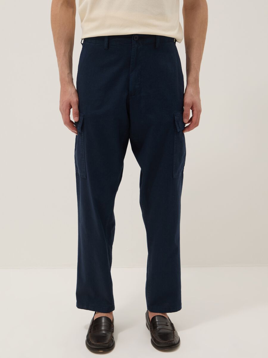 Blue regular-fit linen and cotton blend cargo trousers_1