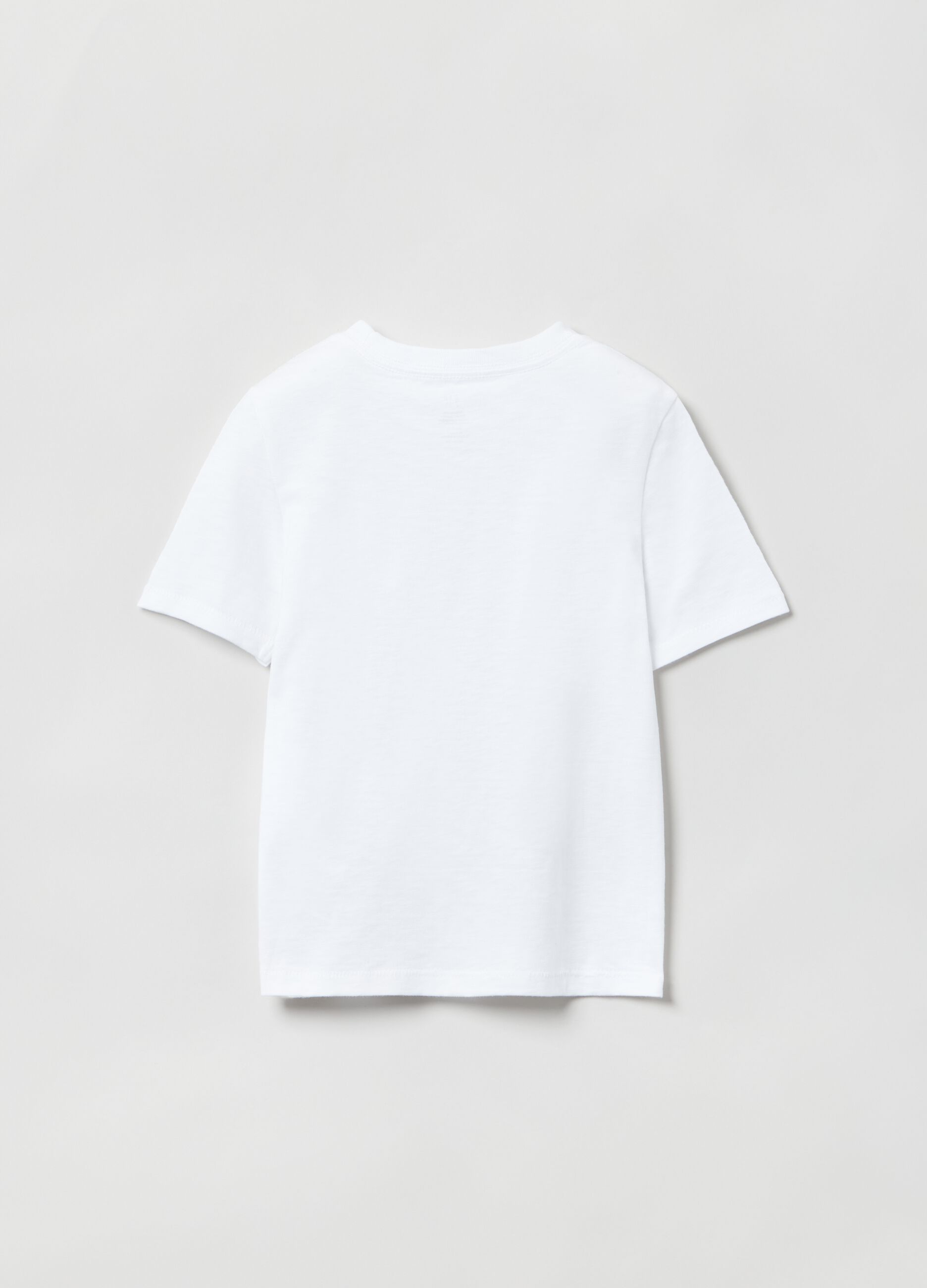 T-shirt with round neck and pocket