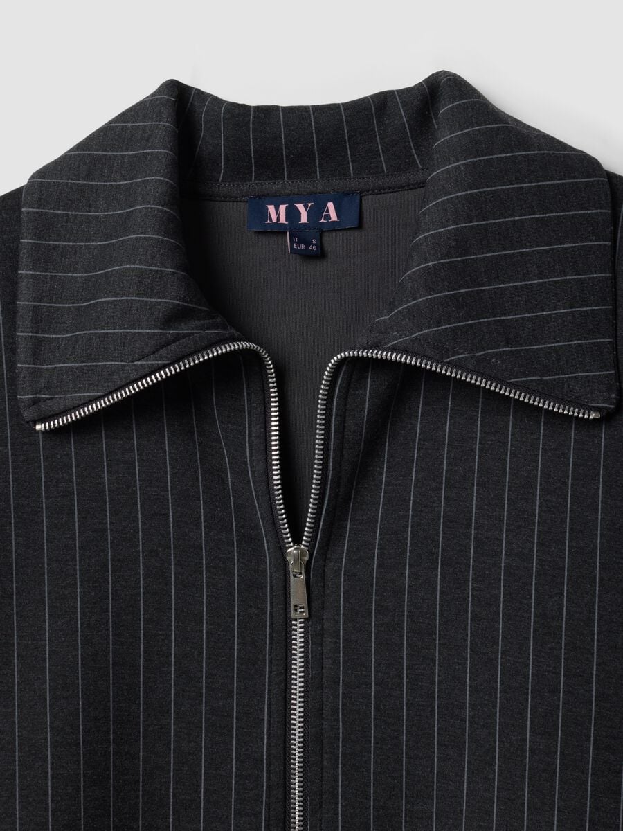 Felpa full zip grigia in viscosa elasticizzata a righe con colletto_1