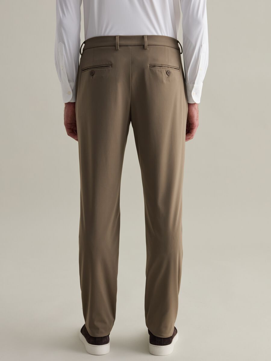 Pantalone chino in tessuto tecnico Tech_2