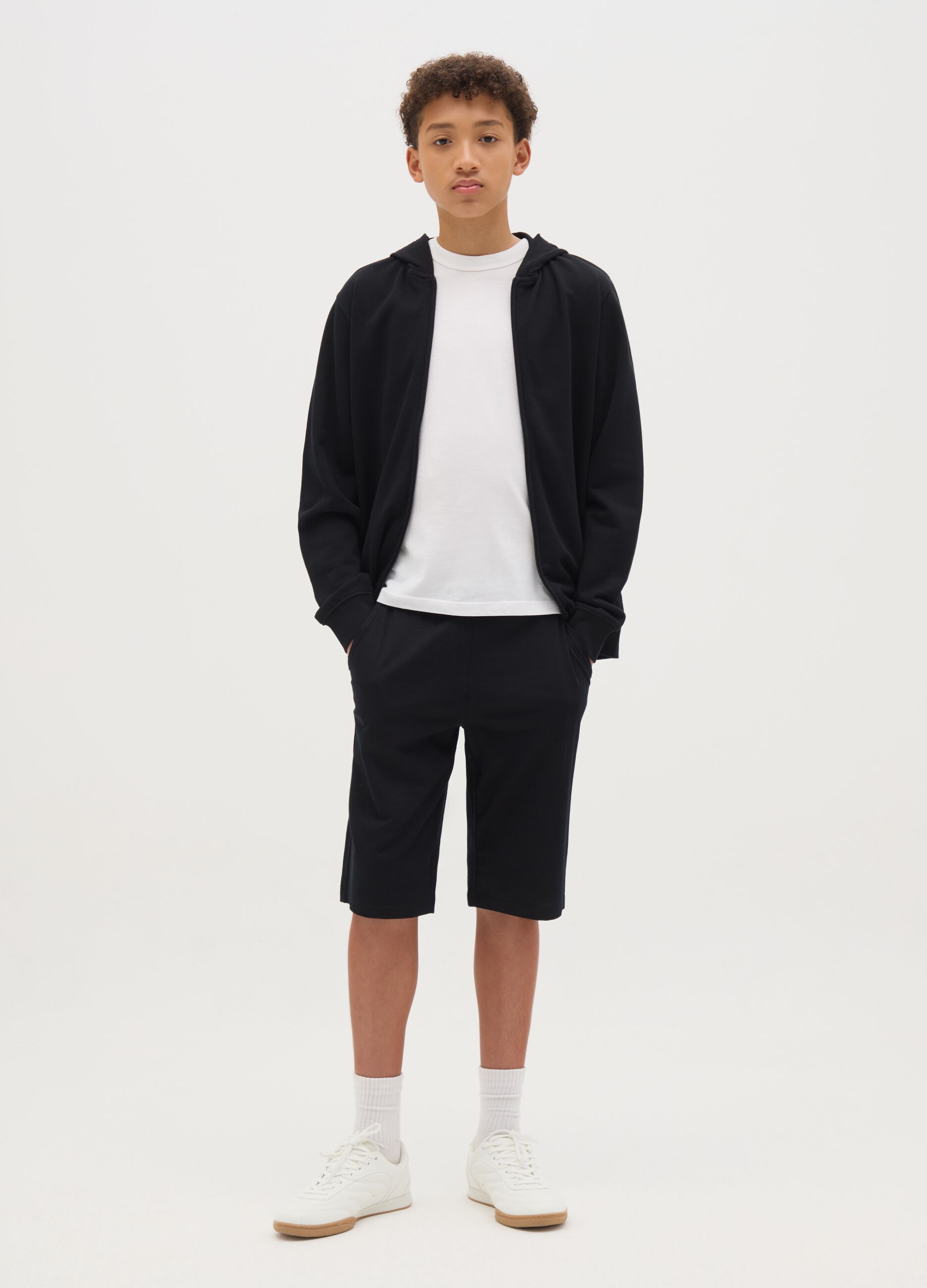 Black Bermuda joggers in cotton with drawstring