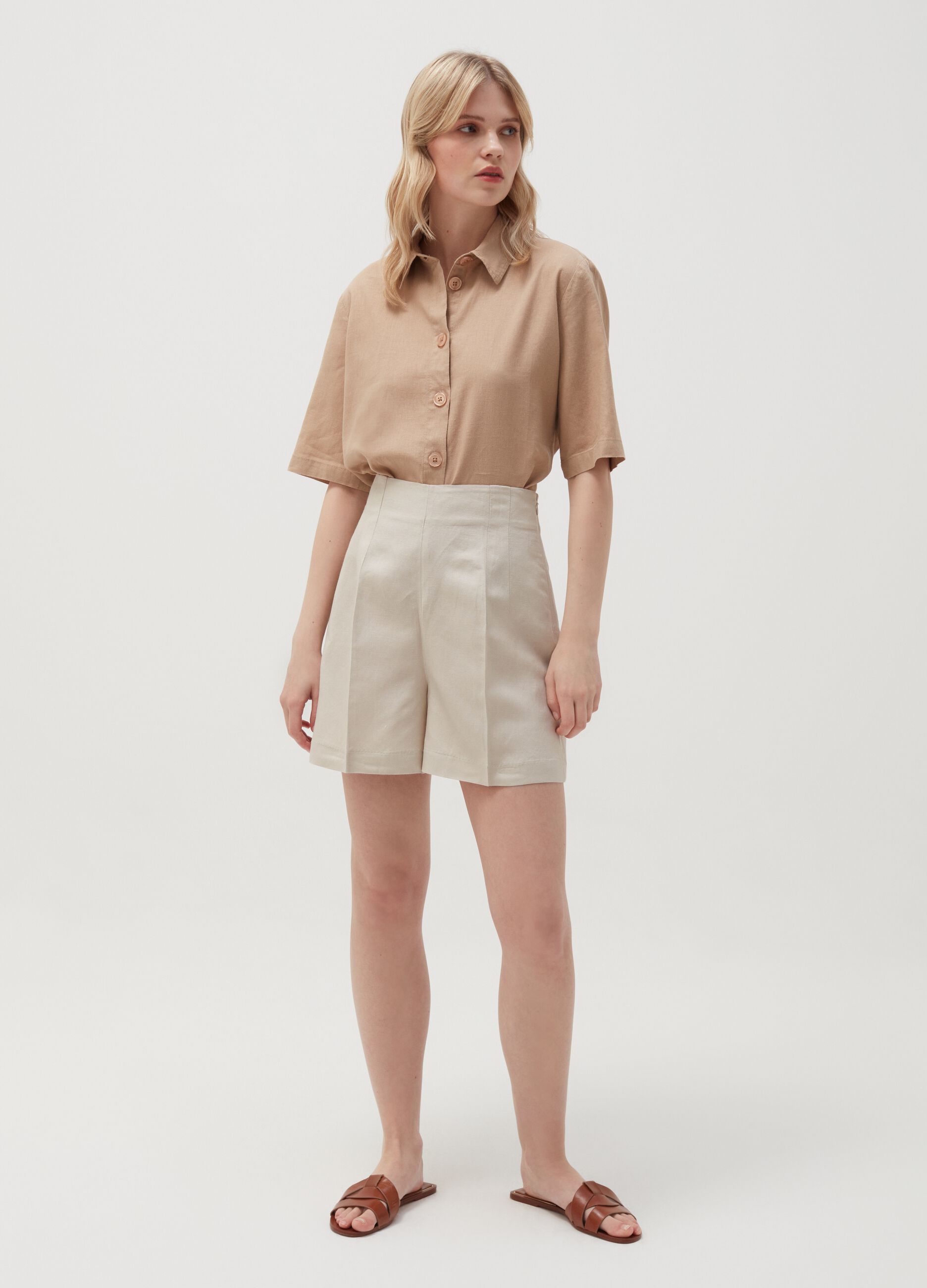 Linen and viscose Bermuda shorts with zip