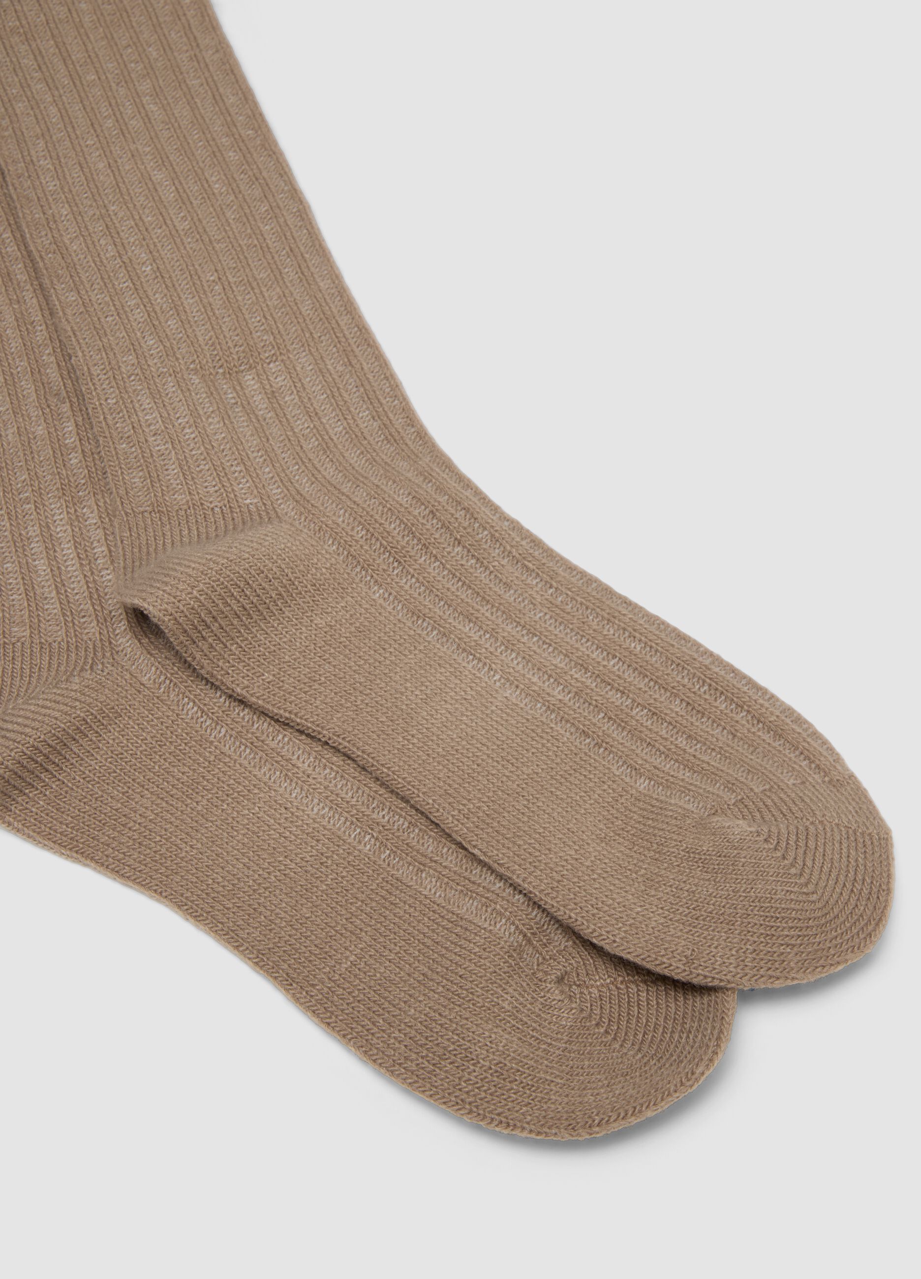 Beige ribbed stretch-fabric socks