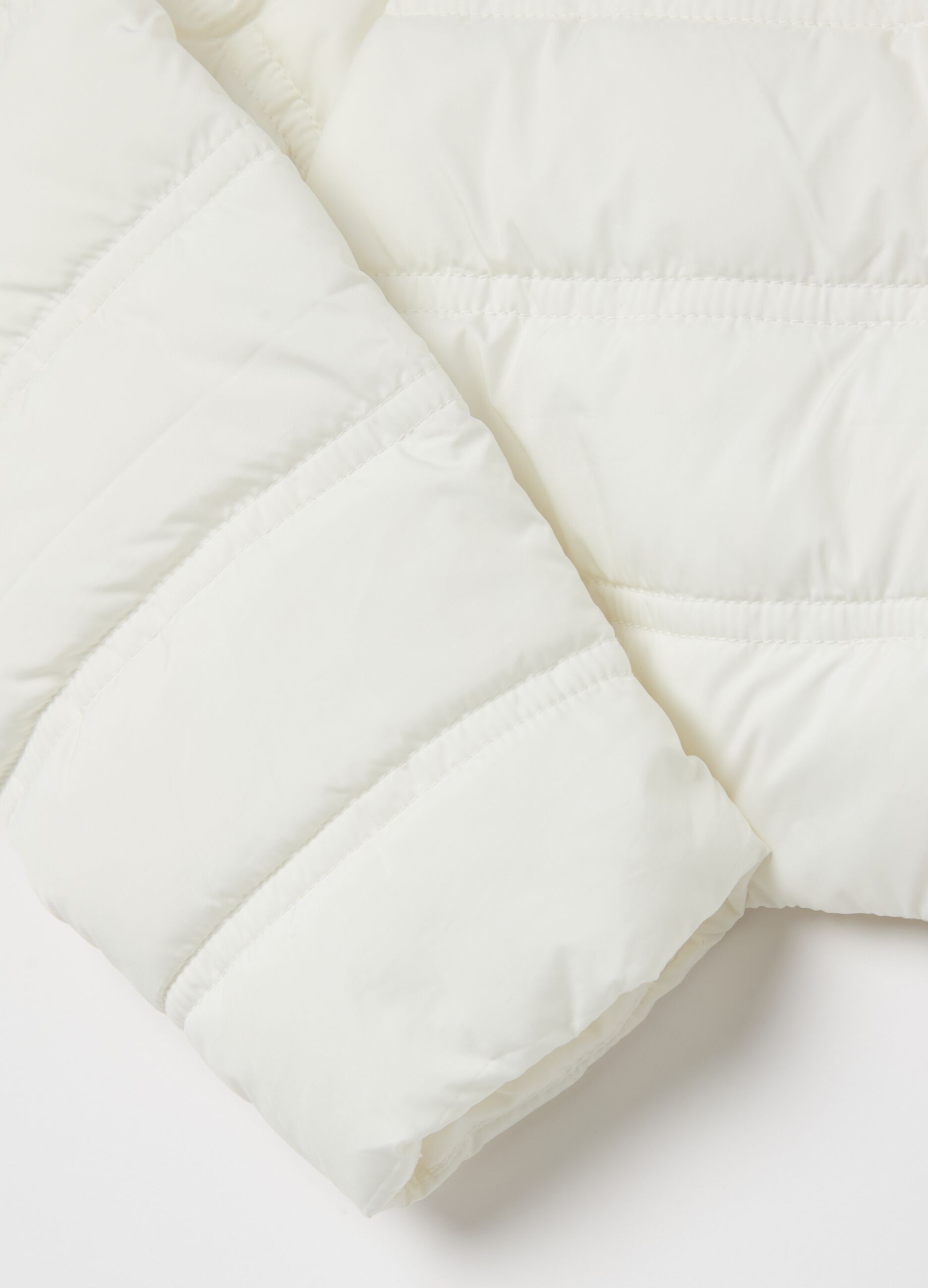 Short padded down jacket