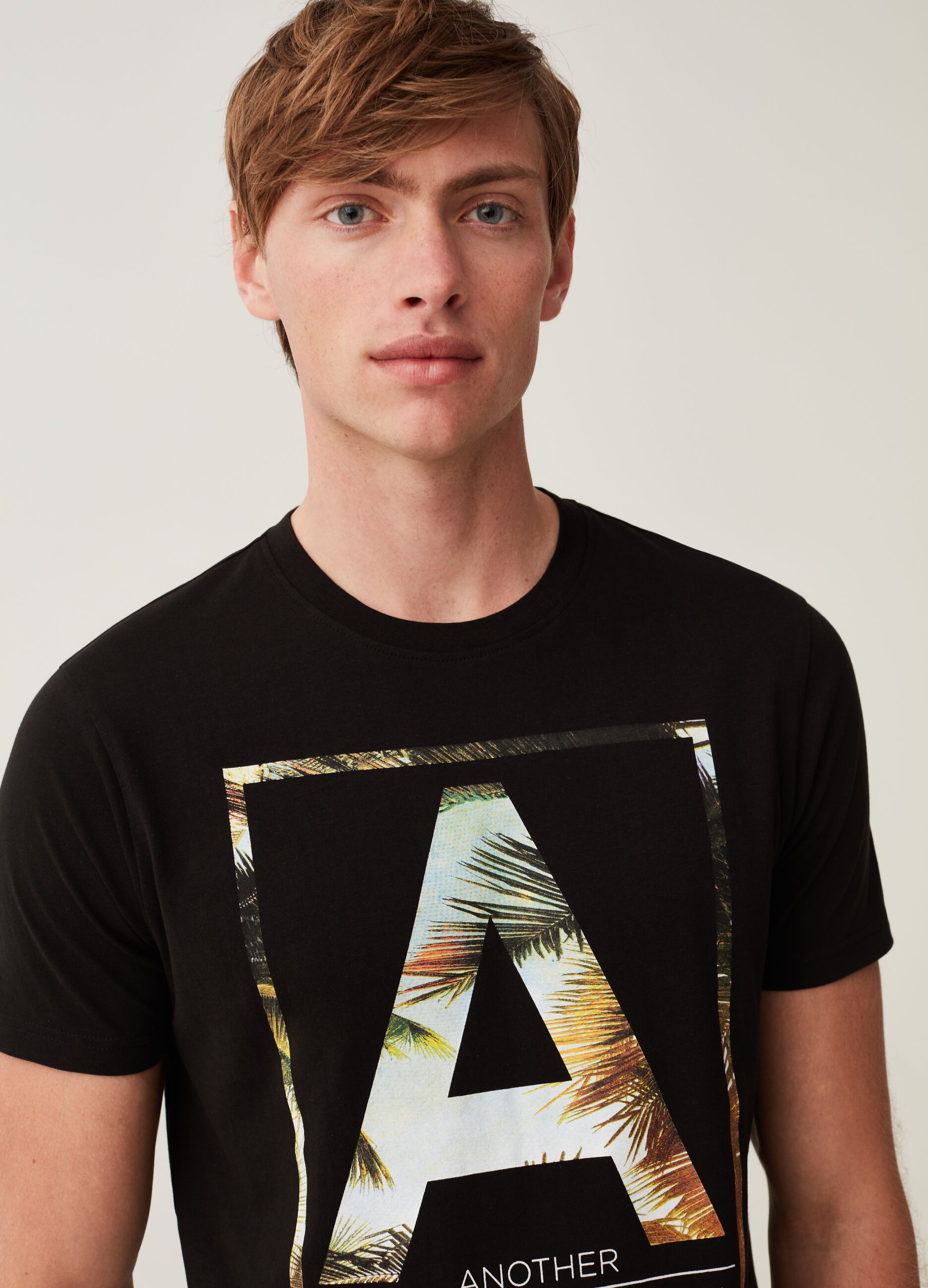 T-shirt in cotone con stampa lettering_1