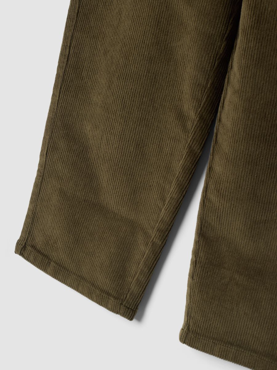 Pantaloni verdi in cotone elasticizzato a coste_3