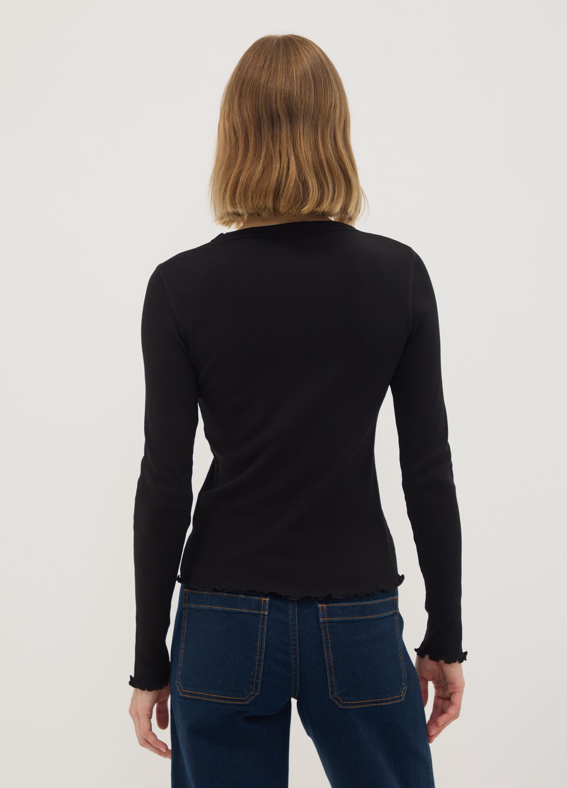 T-shirt nera in puro cotone a maniche lunghe girocollo regular fit