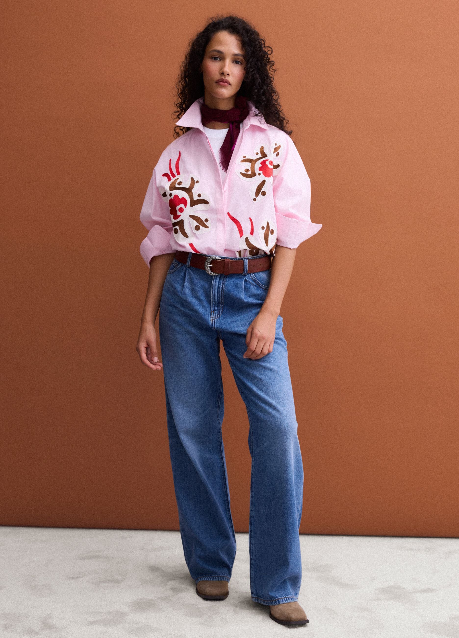 Camicia rosa in popeline di puro cotone con stampa floreale regular fit