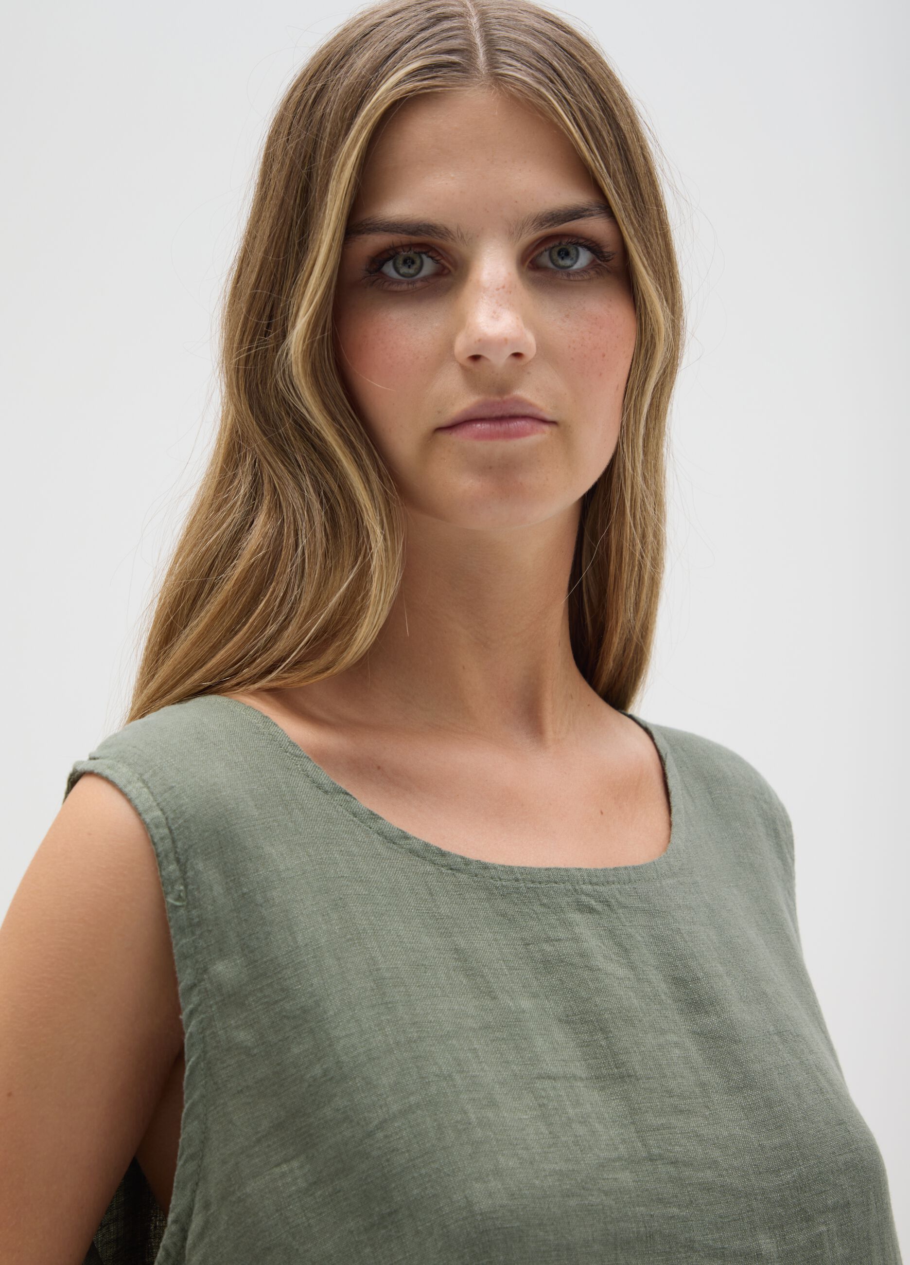 Abito da donna in puro lino verde regular fit