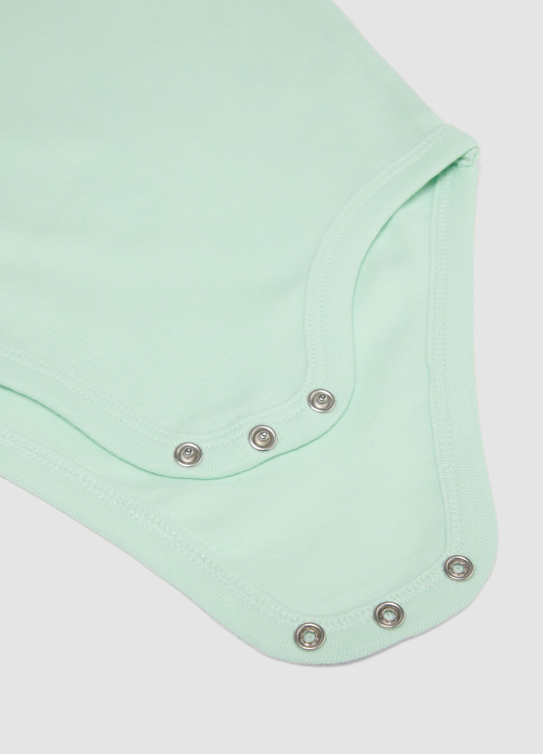 Multicolour pure cotton tripack bodysuits for babies