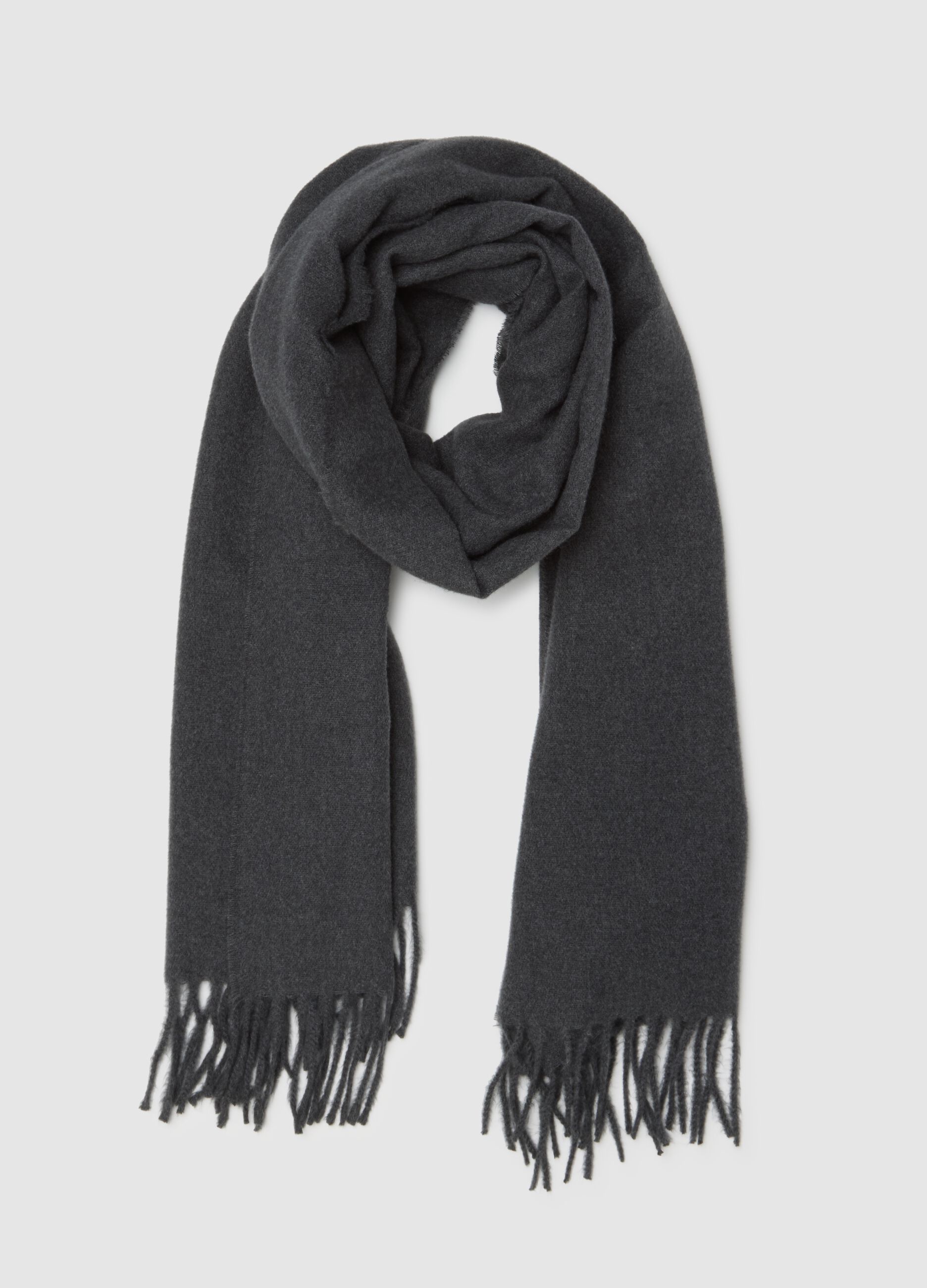 Grey scarf with fringes
