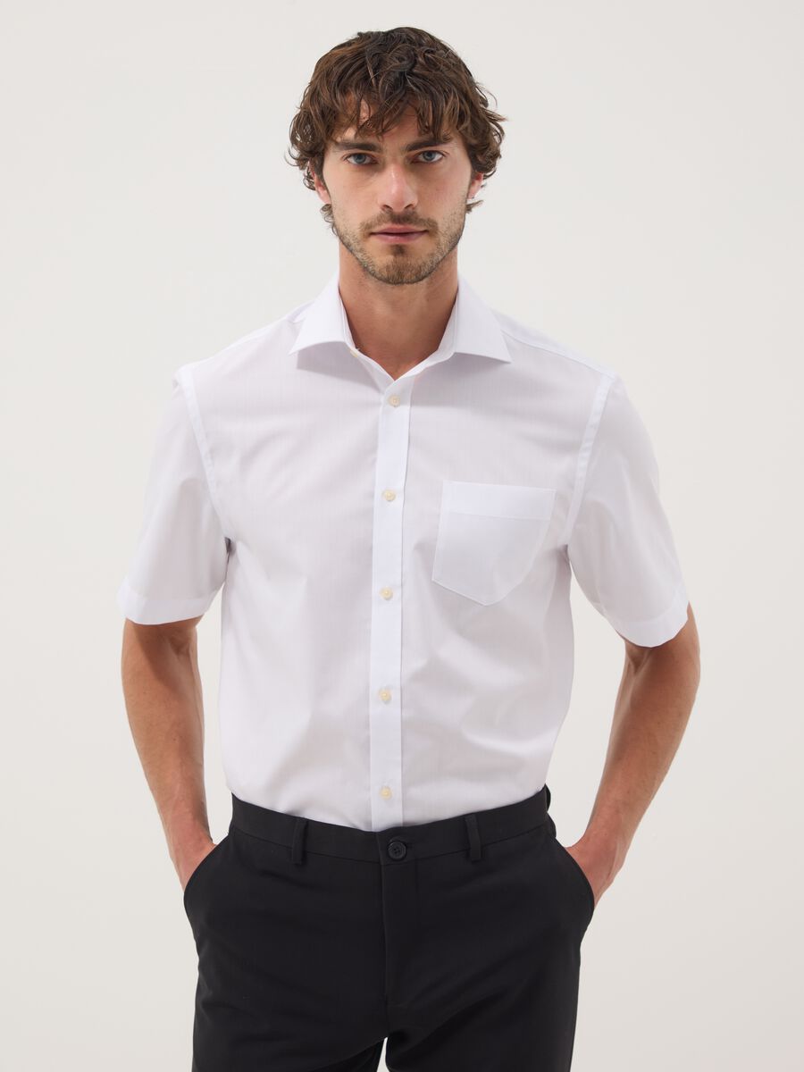 White regular-fit short-sleeve shirt with classic collar_0