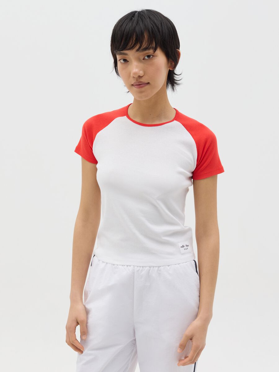 White T-shirt with red raglan sleeves_0