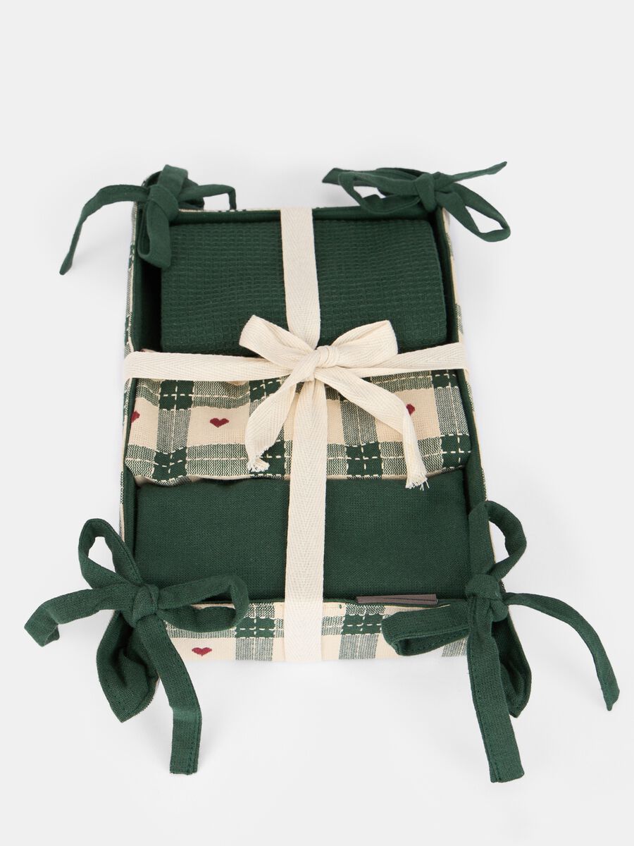 Basket with 3 tea towels in 100% cotton_0