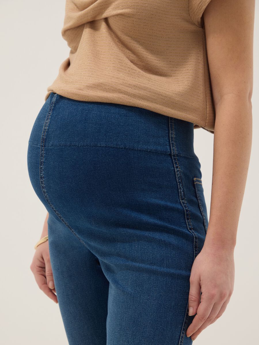 Pantaloni slim premaman blu in cotone elasticizzato_3