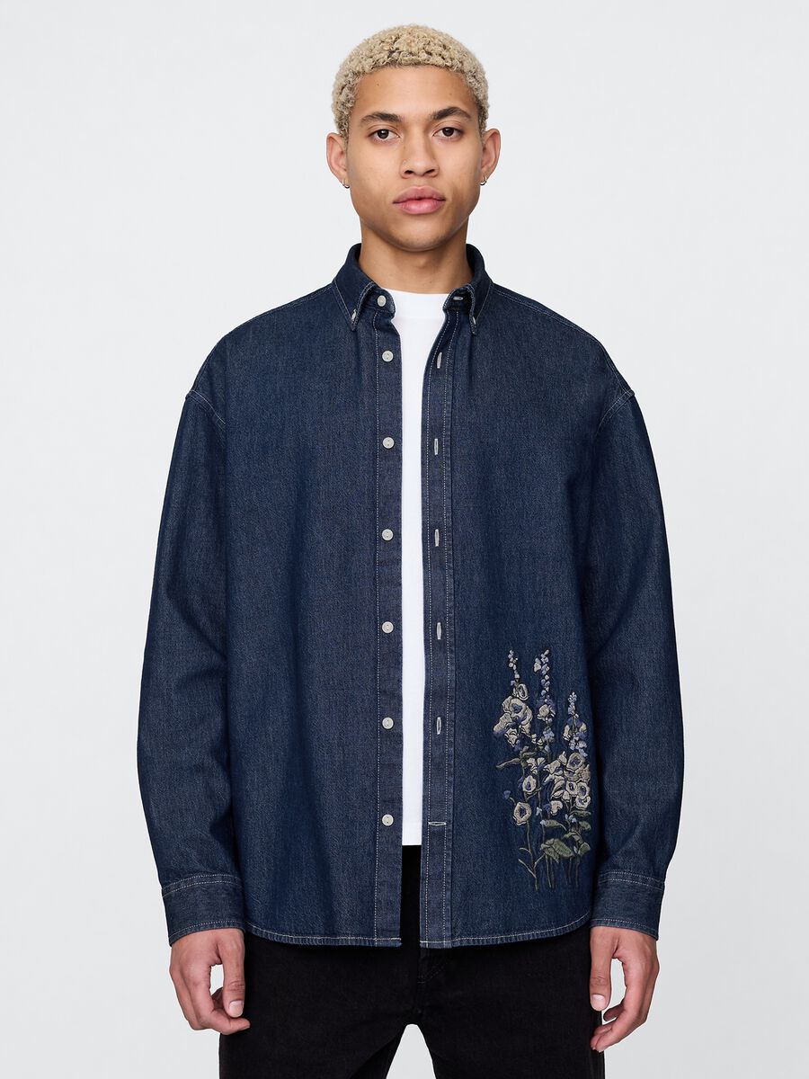 Camicia in denim ricamata con fiori_0