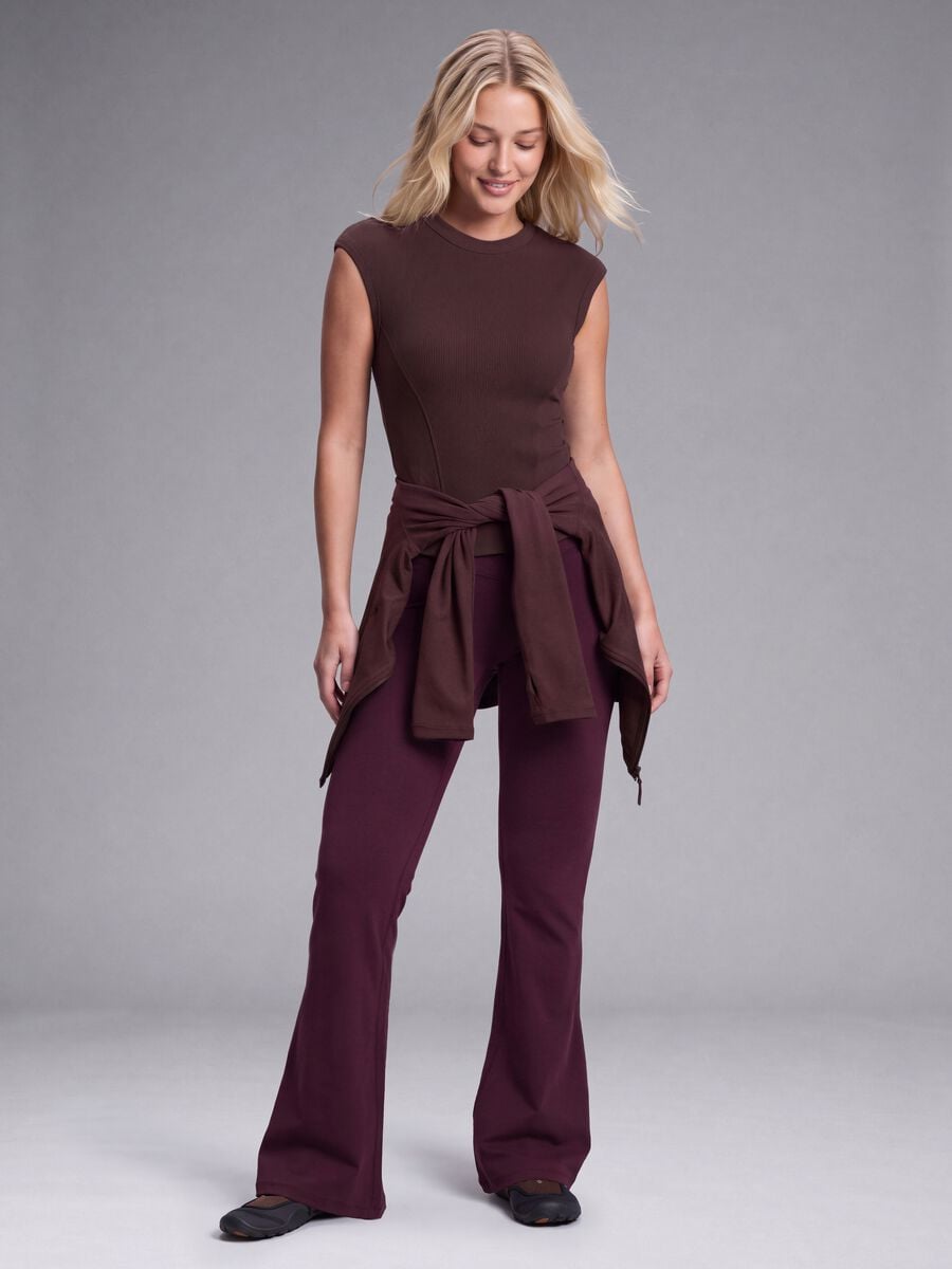 T-shirt fitted marrone in modal elasticizzato a costine ALTAVIA STUDIO_1