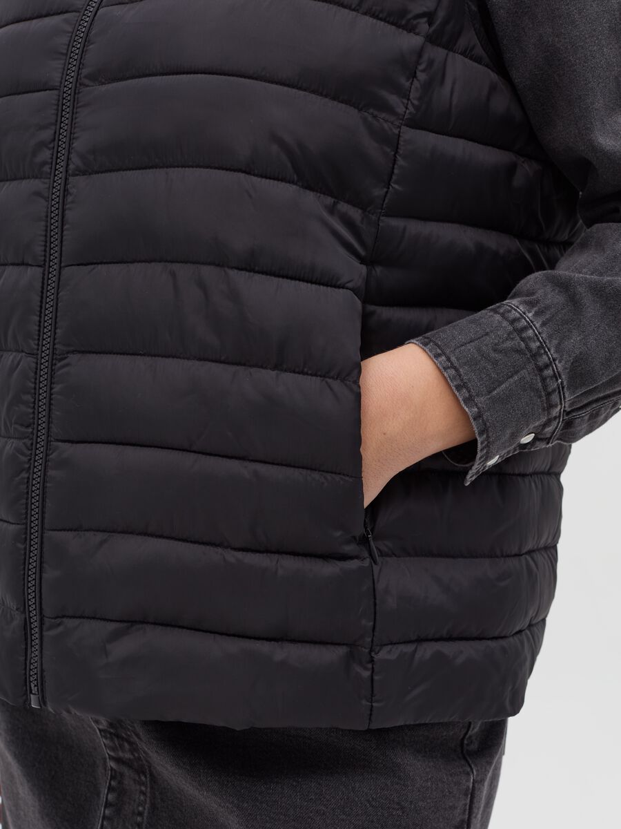 Curvy full-zip ultralight gilet with high neck_2