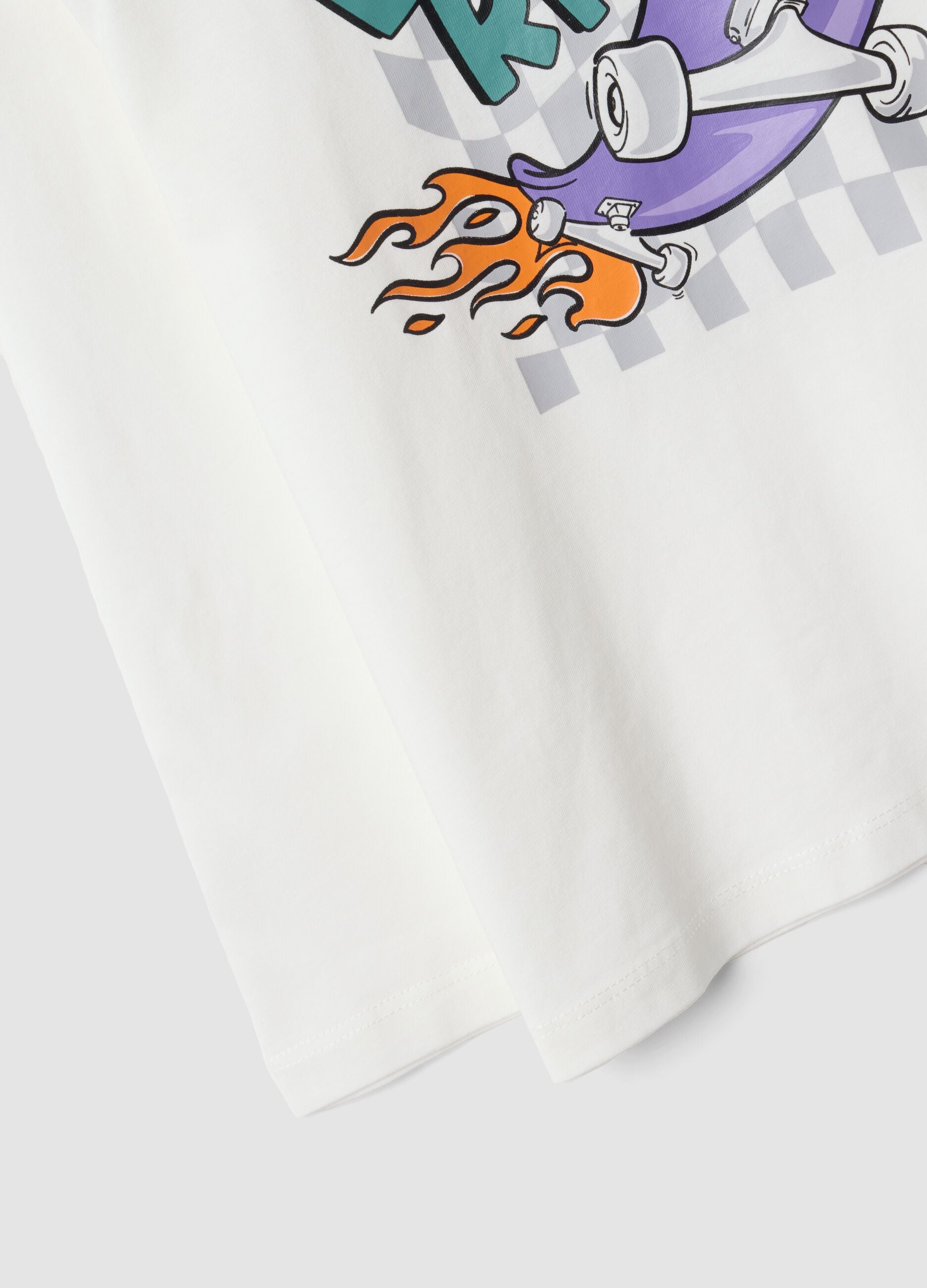 T-shirt bianca in puro cotone a girocollo con stampa skater per bambino