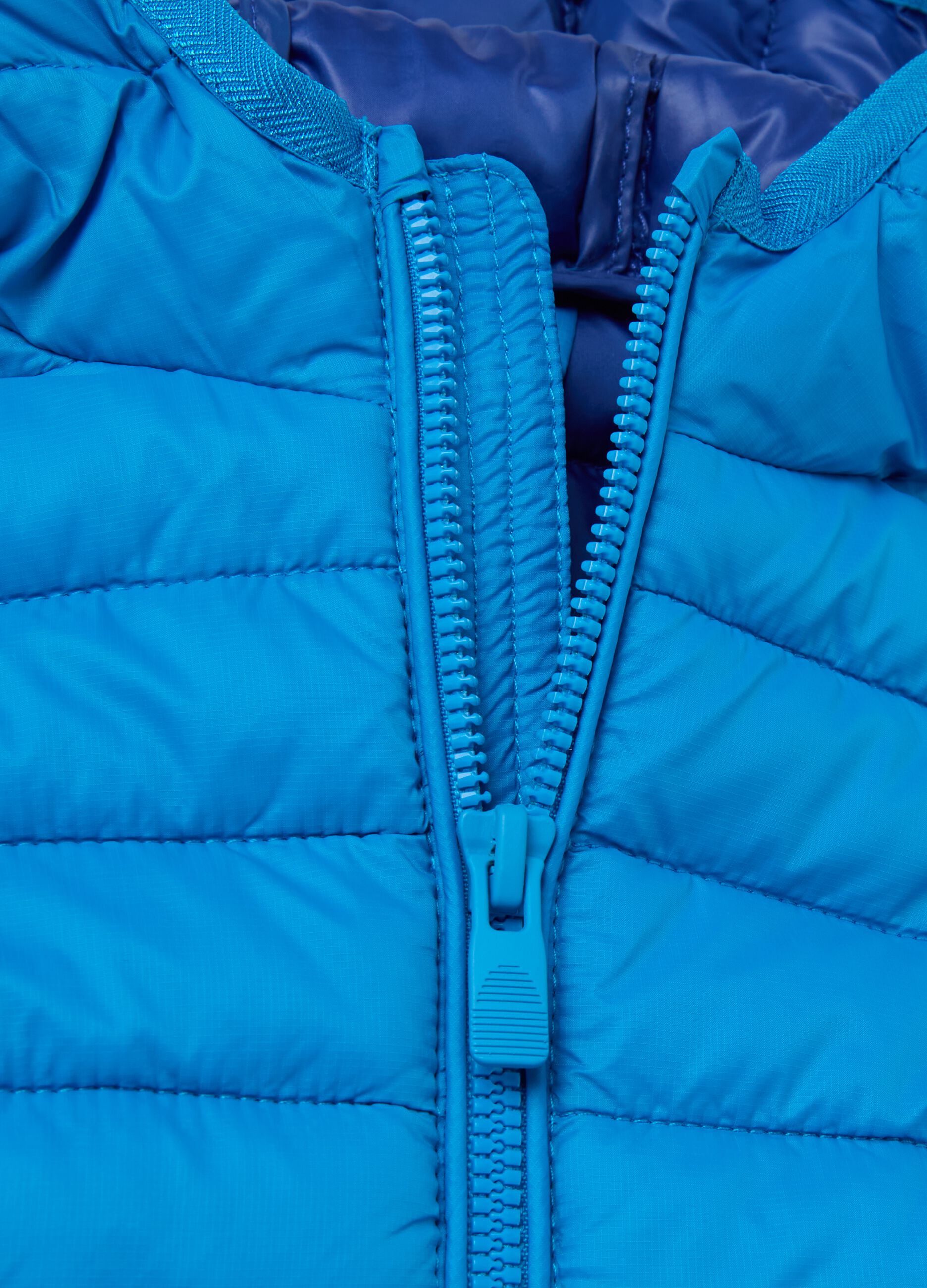 Piumino ultralight con cappuccio