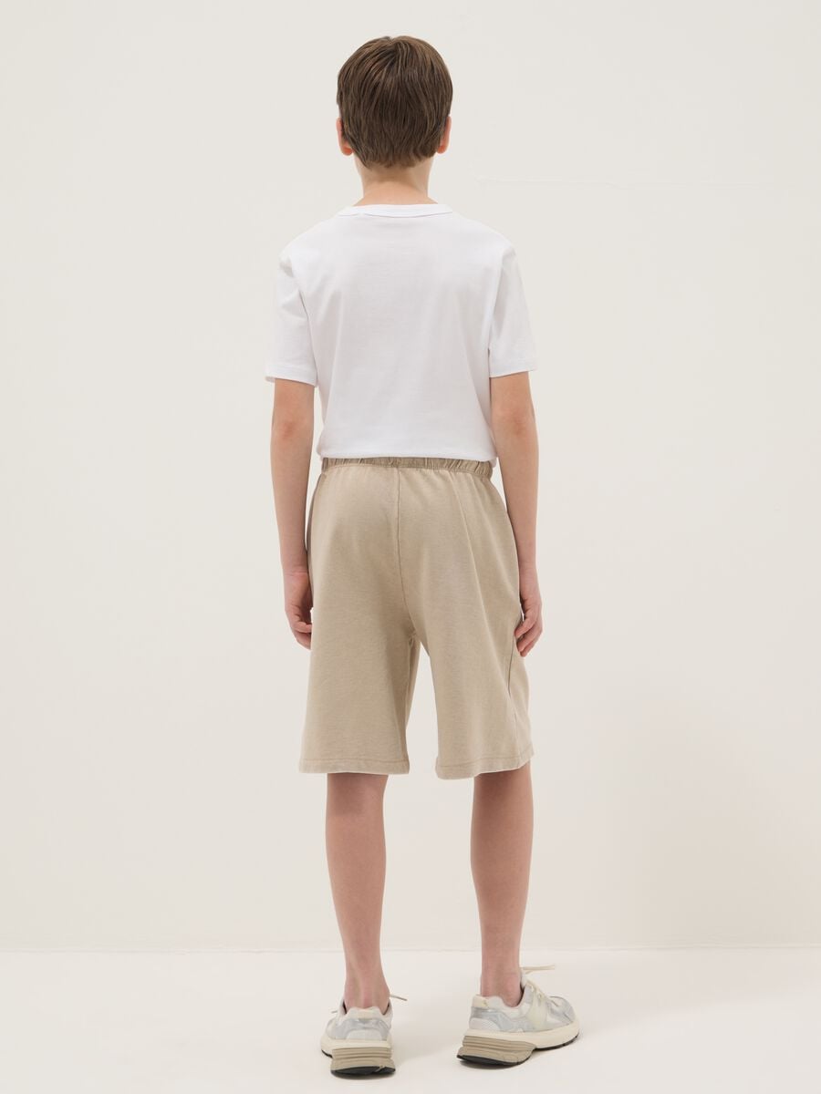 Pantaloni corti in puro cotone beige da ragazzo comfort fit_1