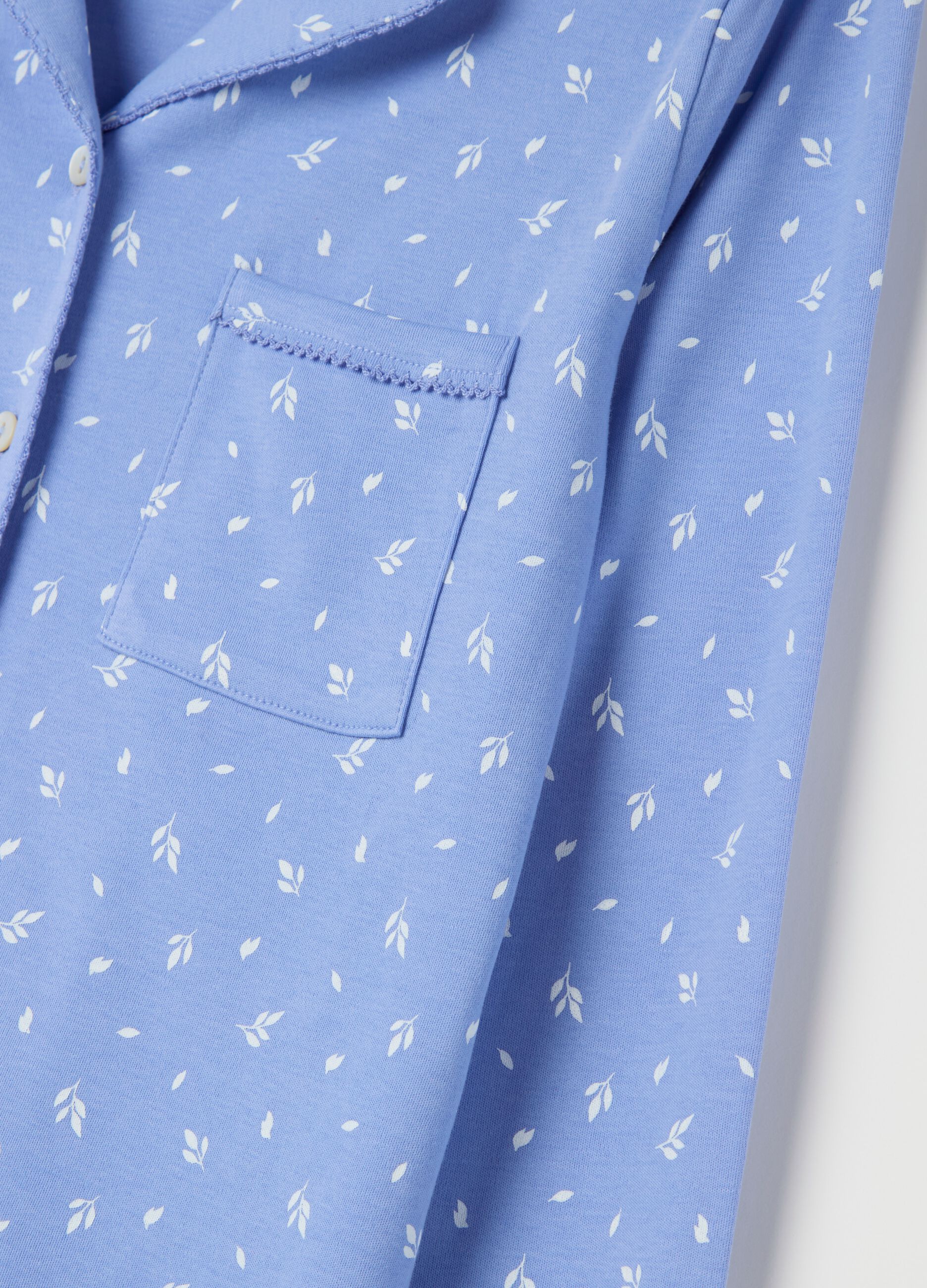 Long pyjamas with small leaves pattern
