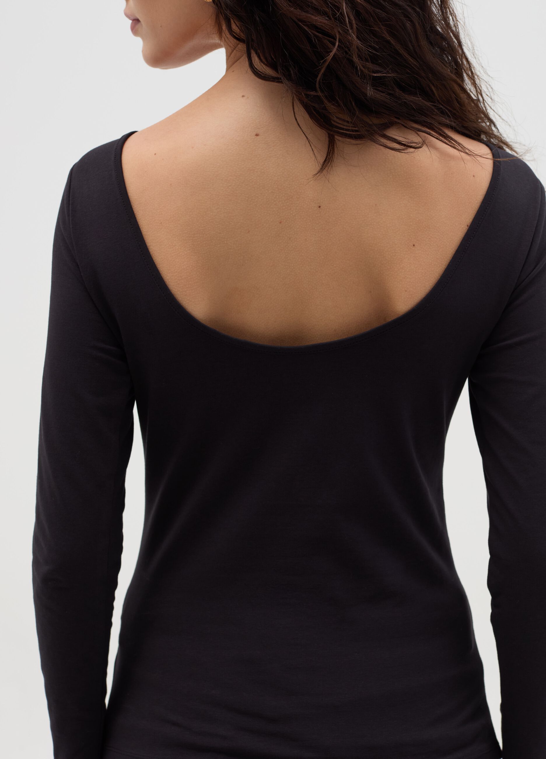 T-shirt a maniche lunghe con scollo rotondo