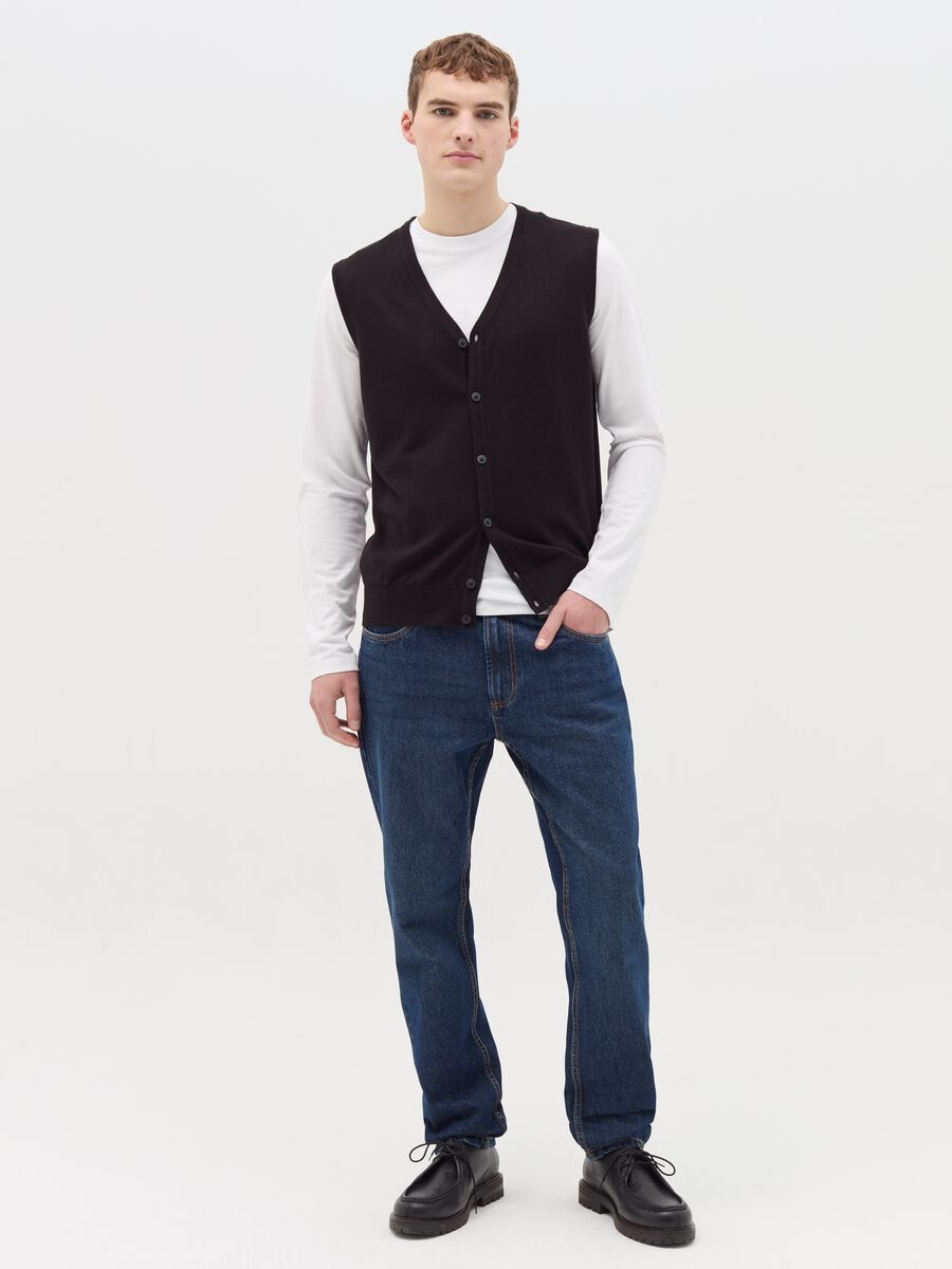 Gilet with V neck and buttons_1