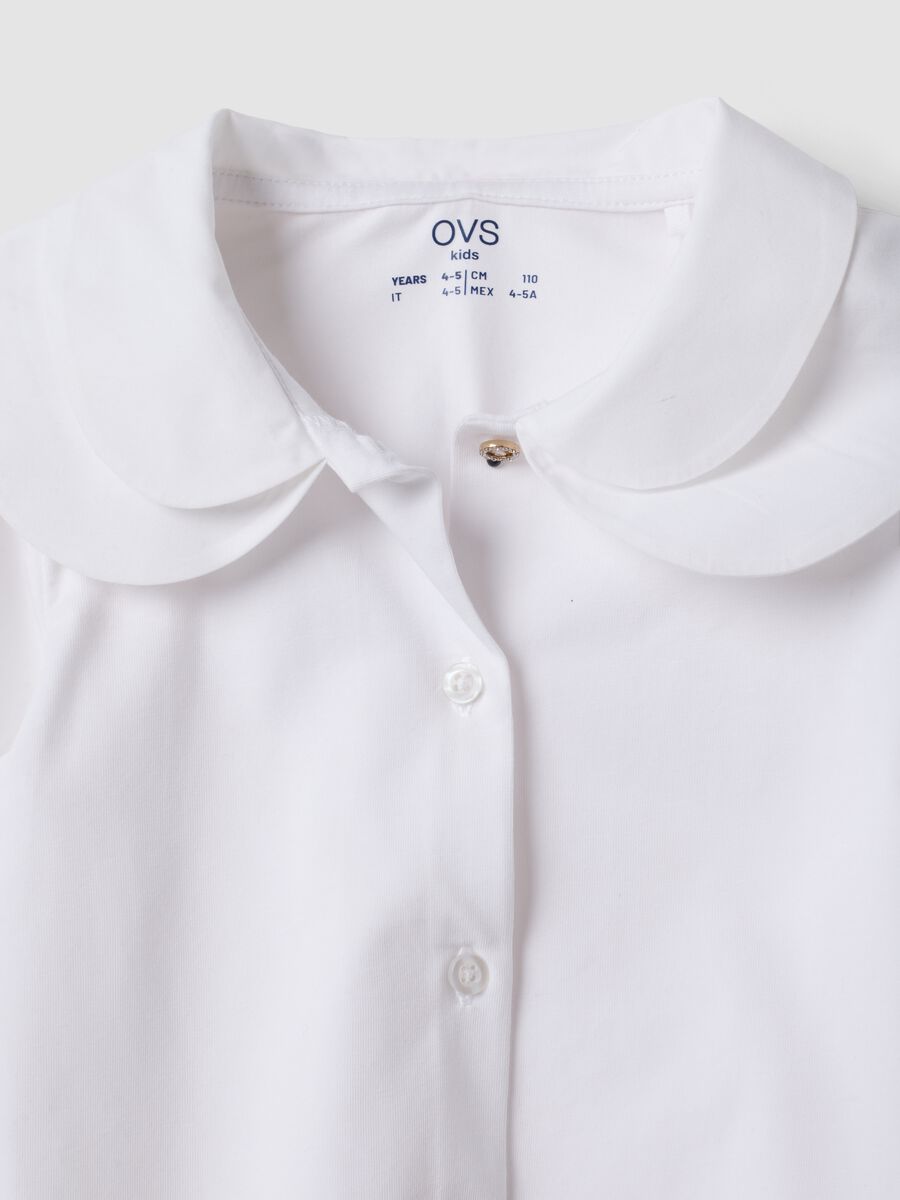 Blusa bianca in cotone elasticizzato con colletto regular fit_2