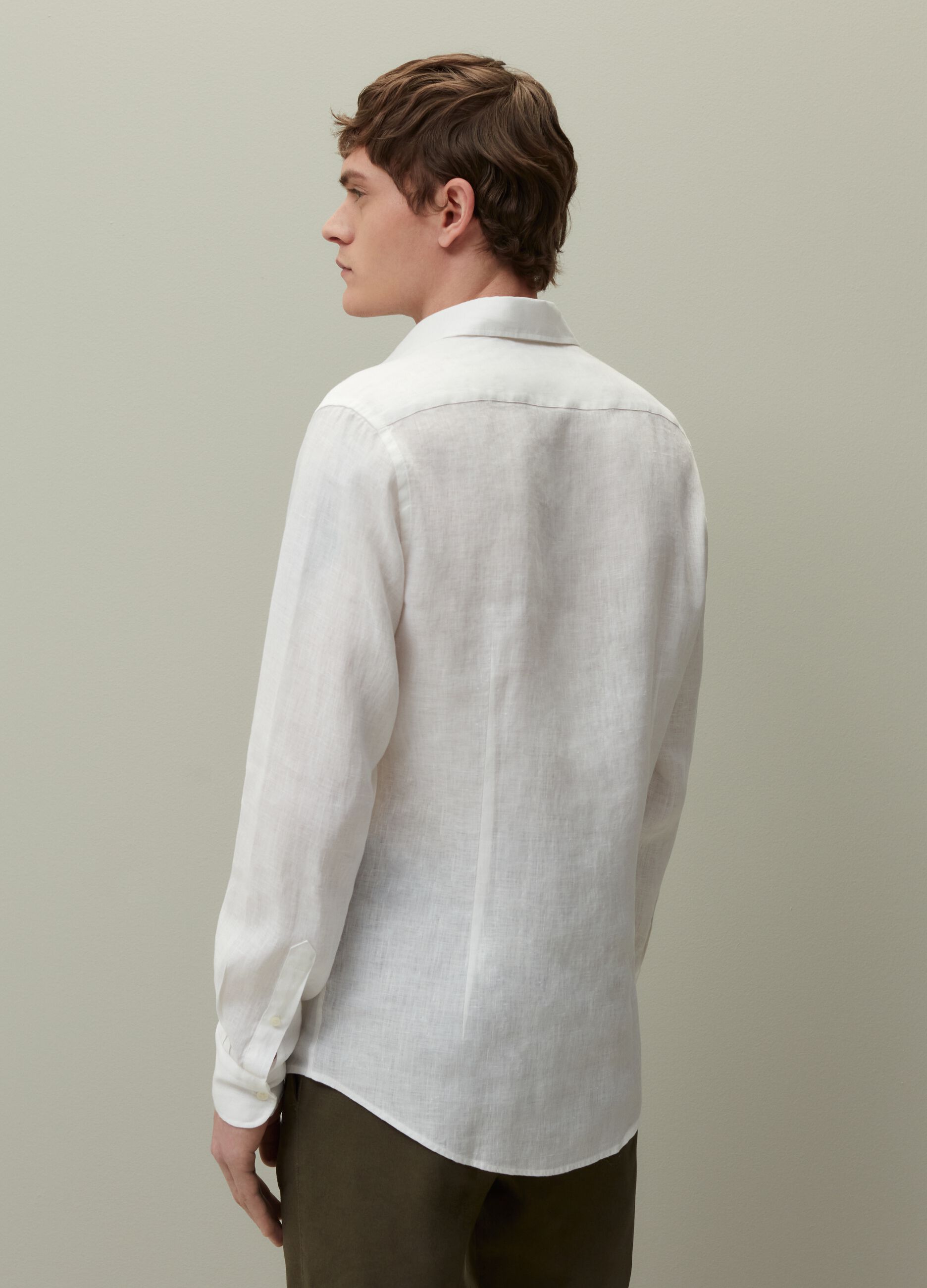 Slim-fit linen shirt