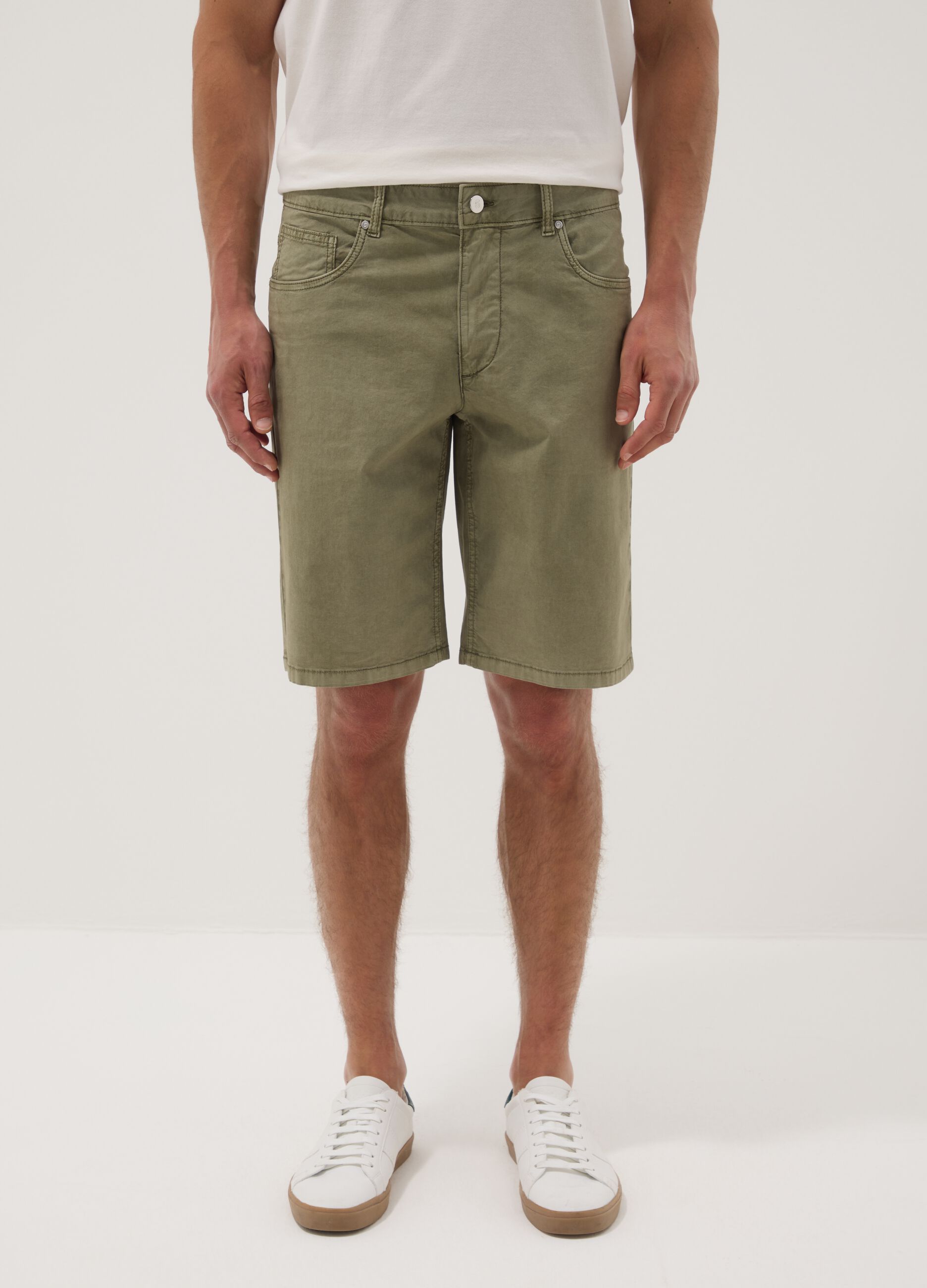 Green stretch cotton five-pocket Bermuda shorts