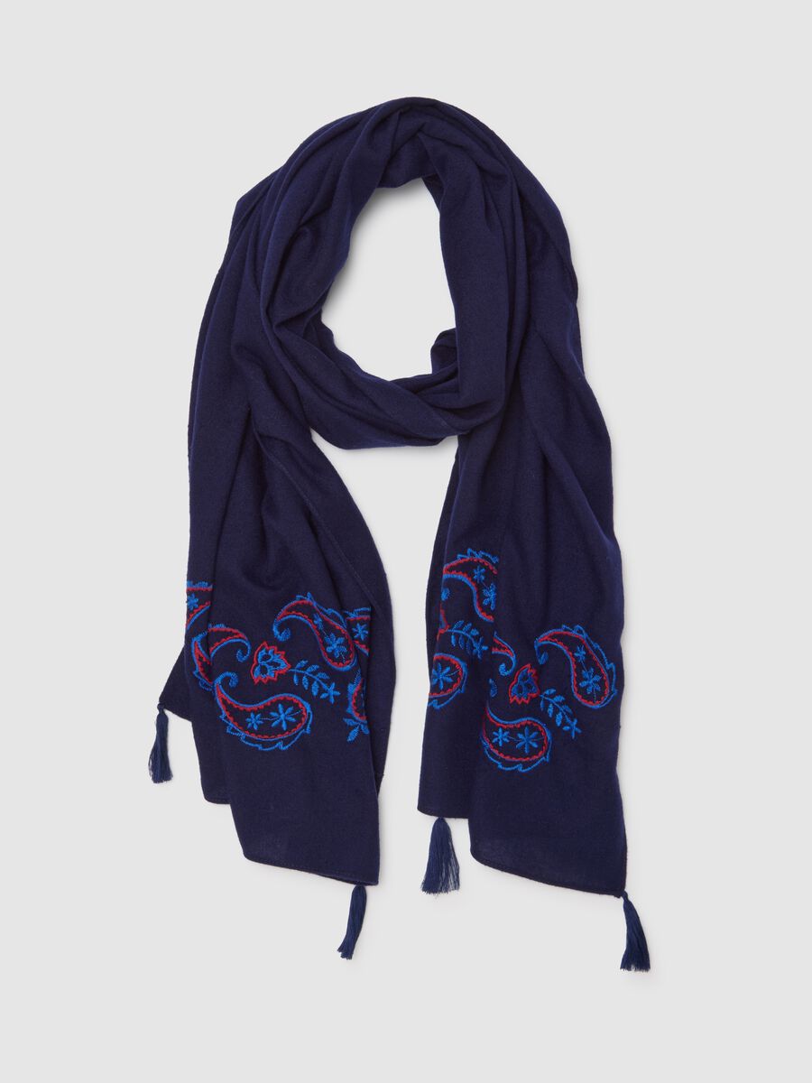 Blue scarf with paisley embroidery_0