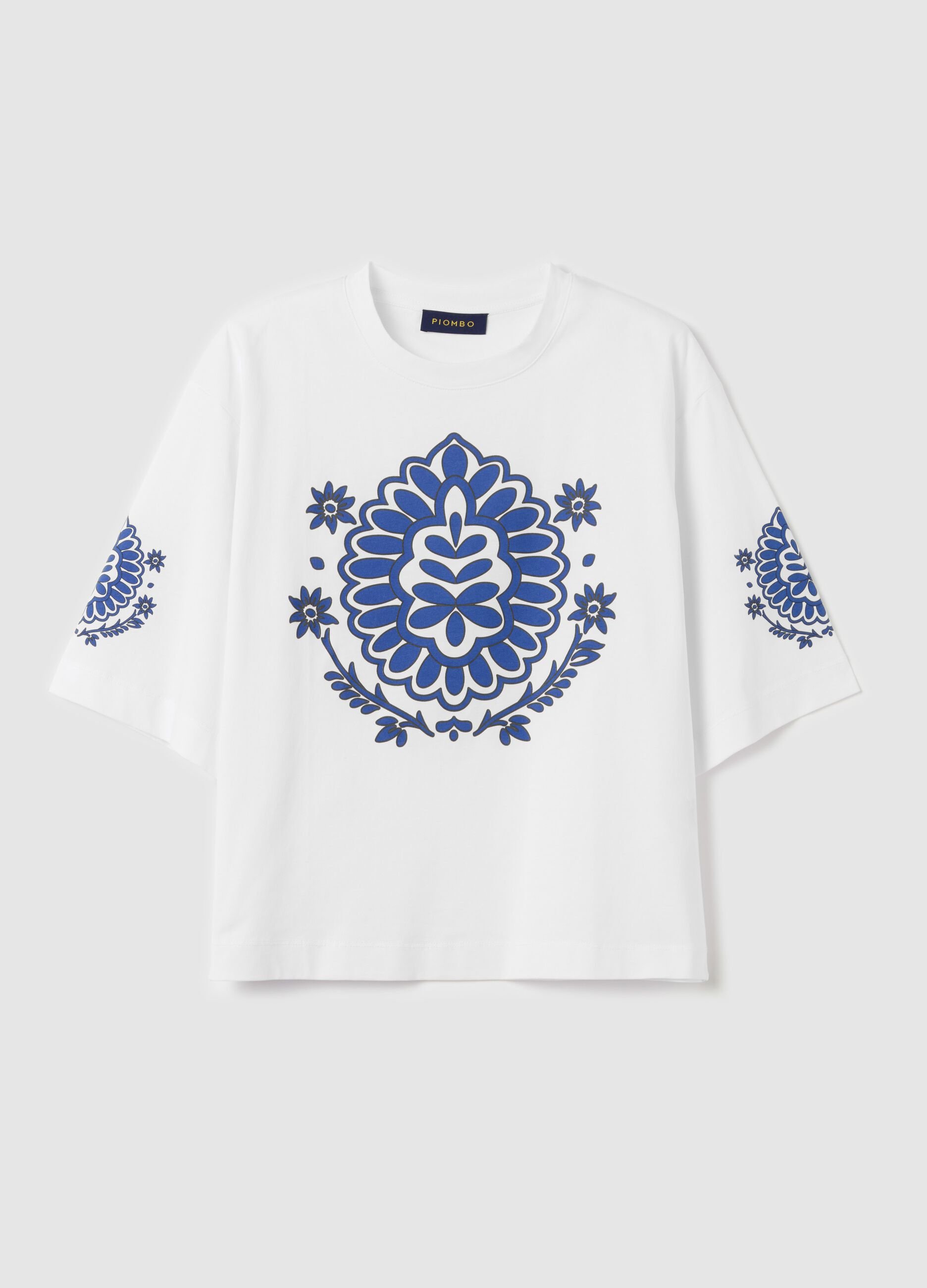 T-shirt with ethnic design print