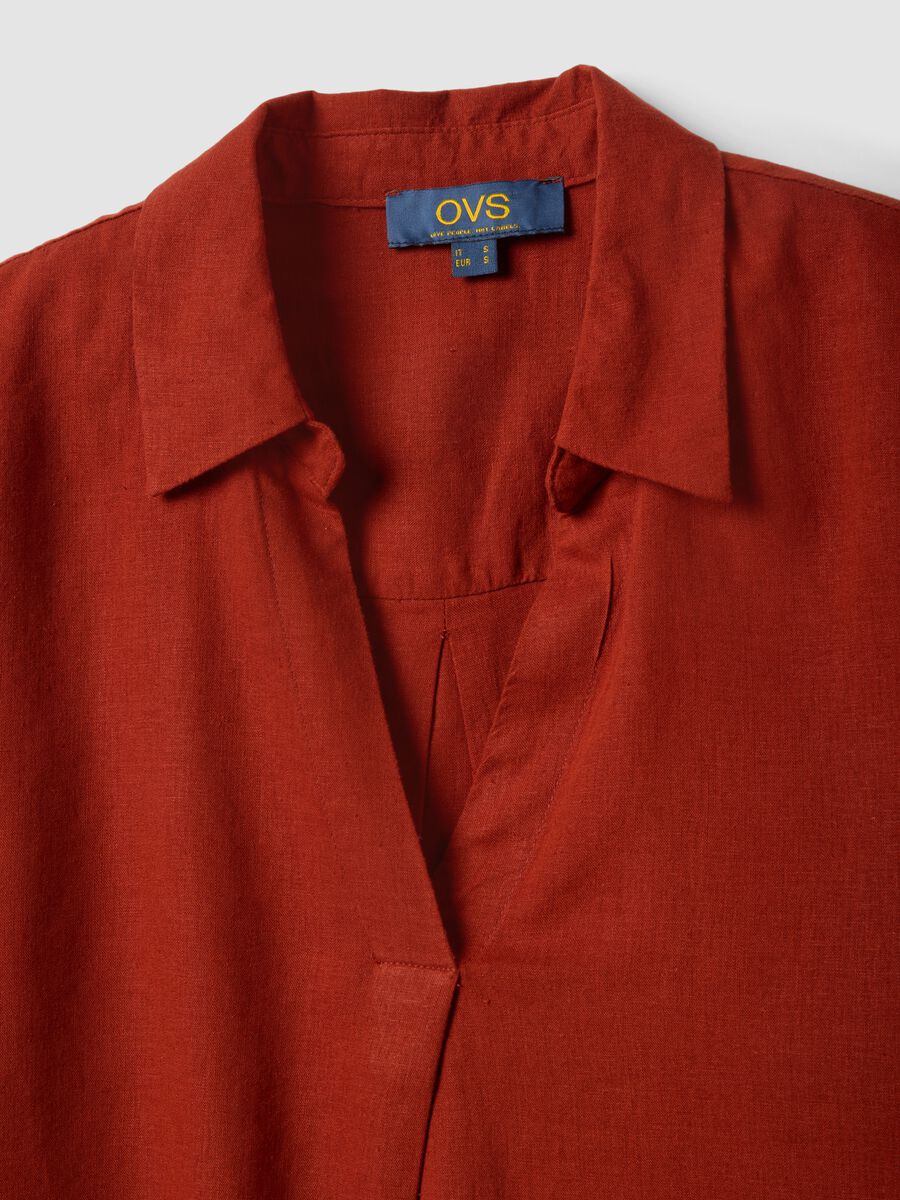 Camicia in misto lino e viscosa rossa regular fit con collo a V_5