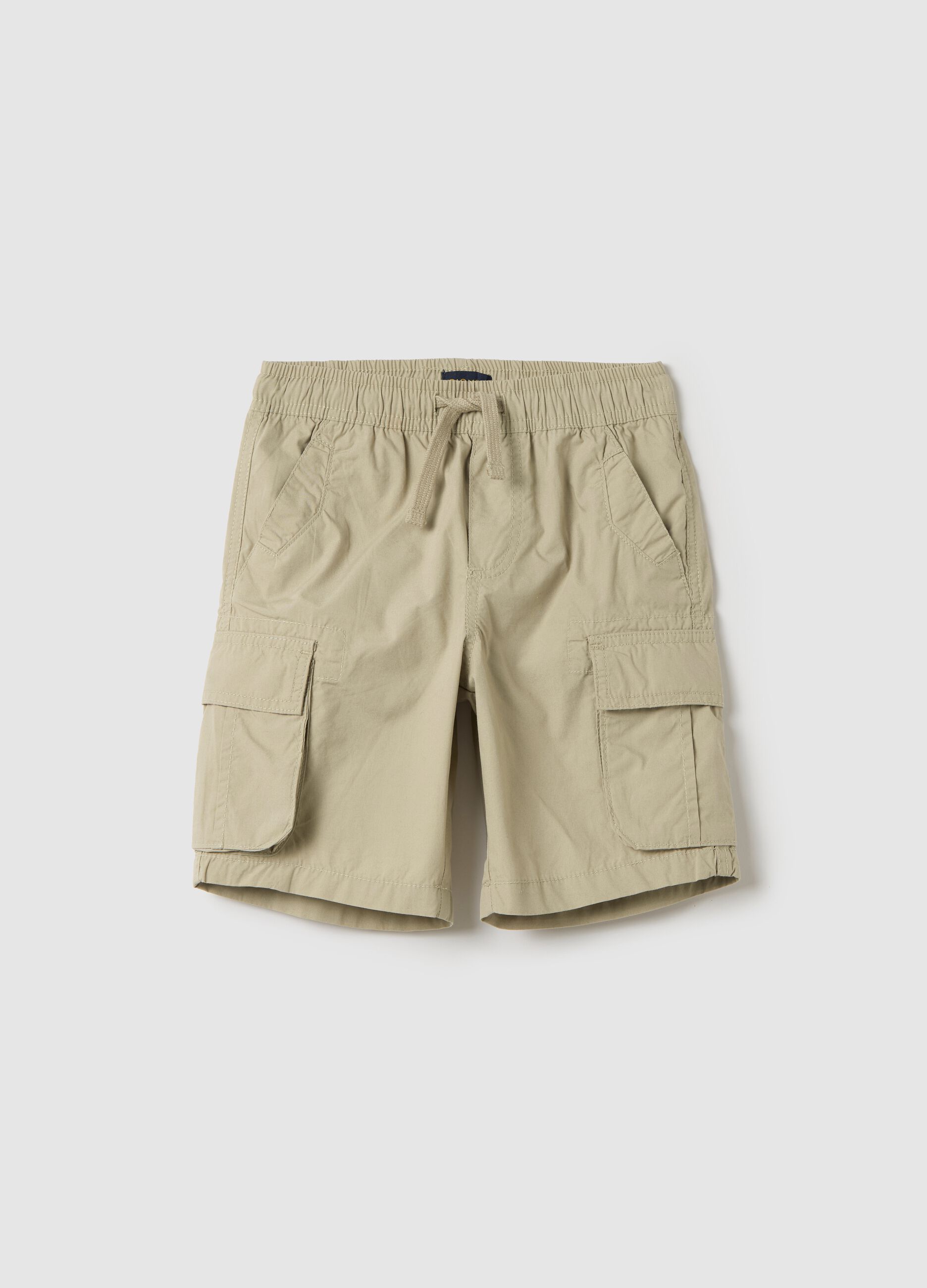Green cargo Bermuda shorts in canvas with drawstring