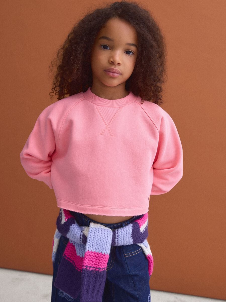 Felpa rosa crop in misto cotone a girocollo relaxed fit per bambina_1