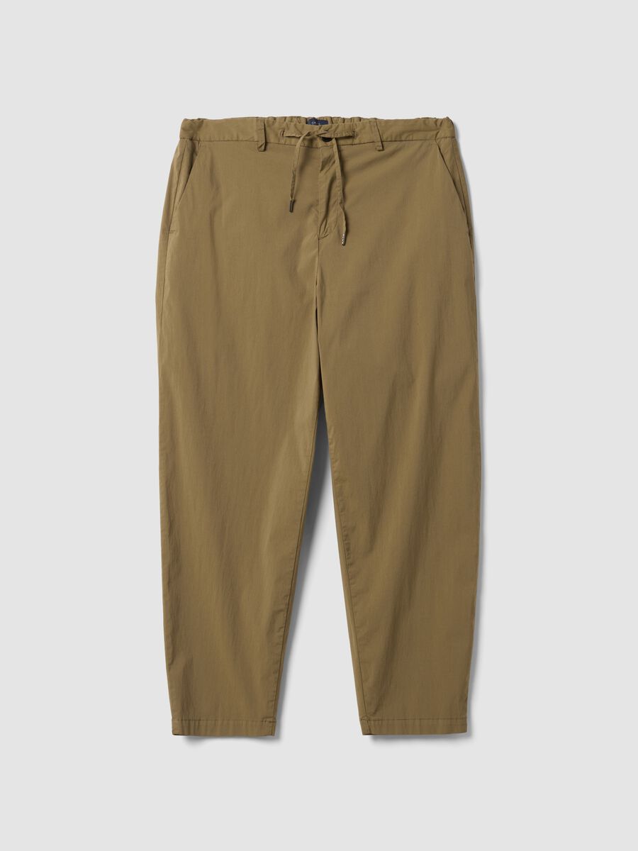 Pantaloni chino marroni in cotone elasticizzato carrot fit_4