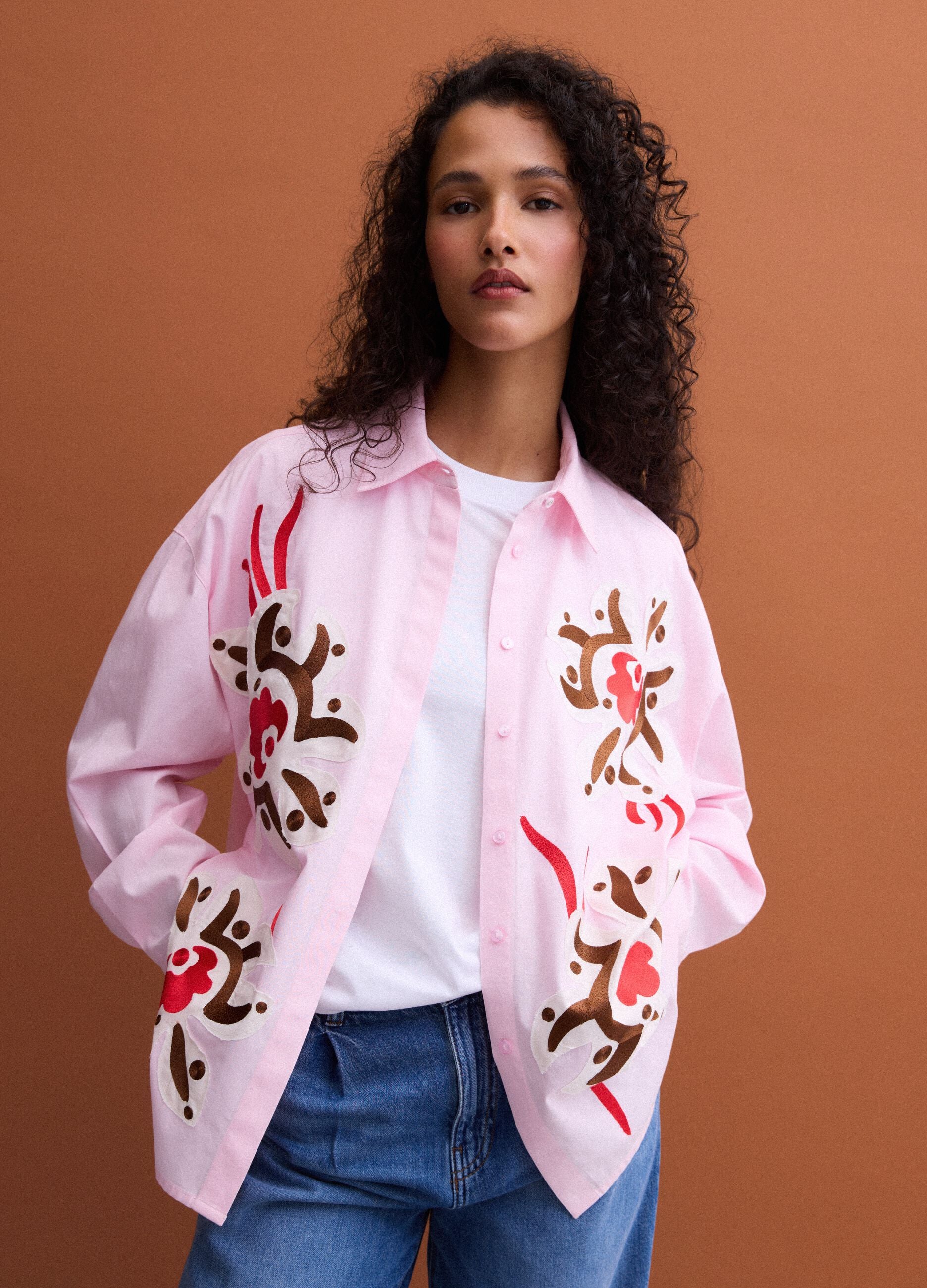 Camicia rosa in popeline di puro cotone con stampa floreale regular fit