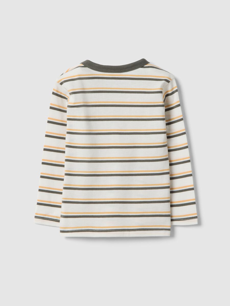 T-shirt bianca a righe multicolor in puro cotone da bimbo con ricamo orsetto_2