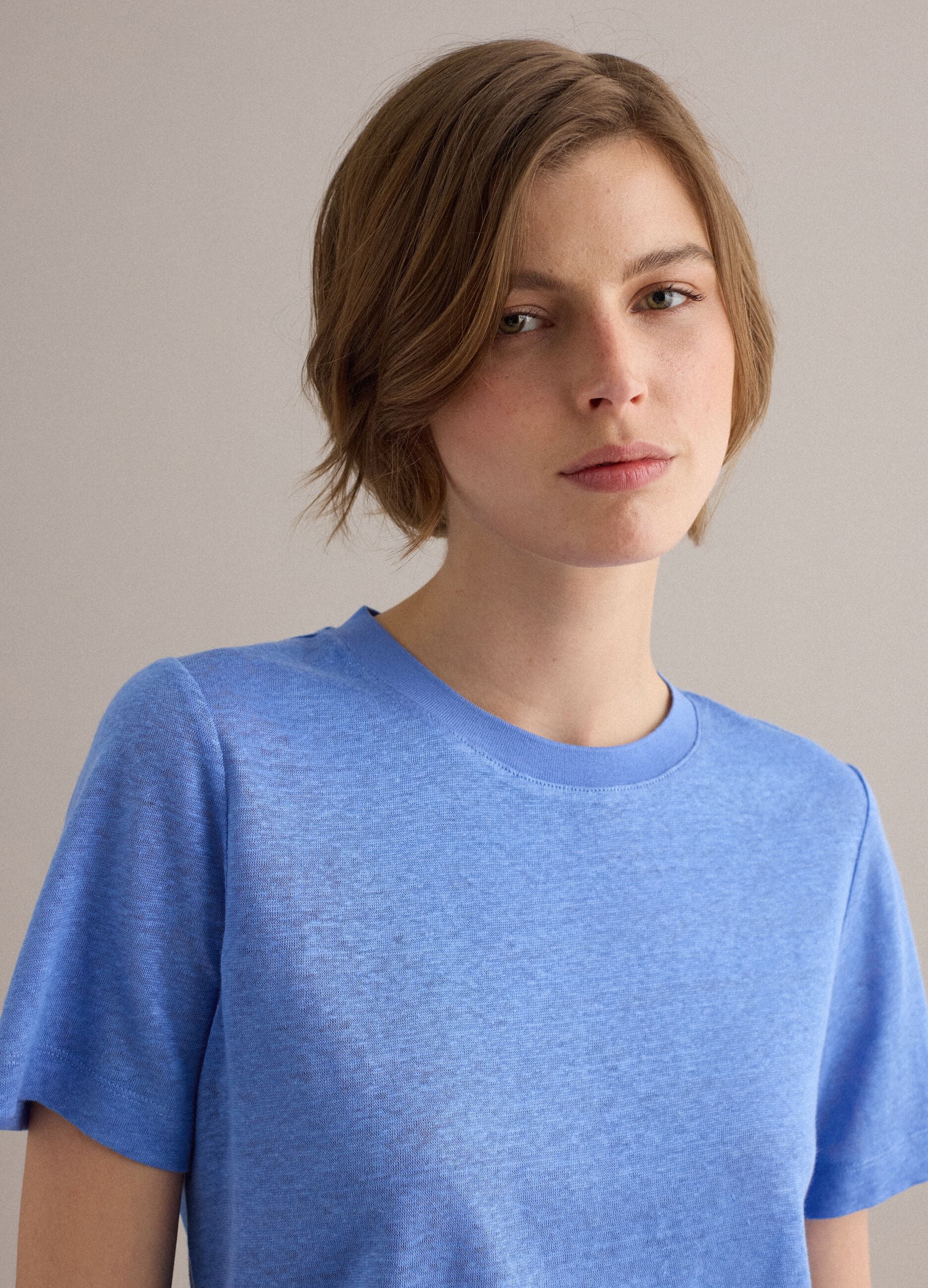 Light blue pure linen regular-fit short-sleeve T-shirt