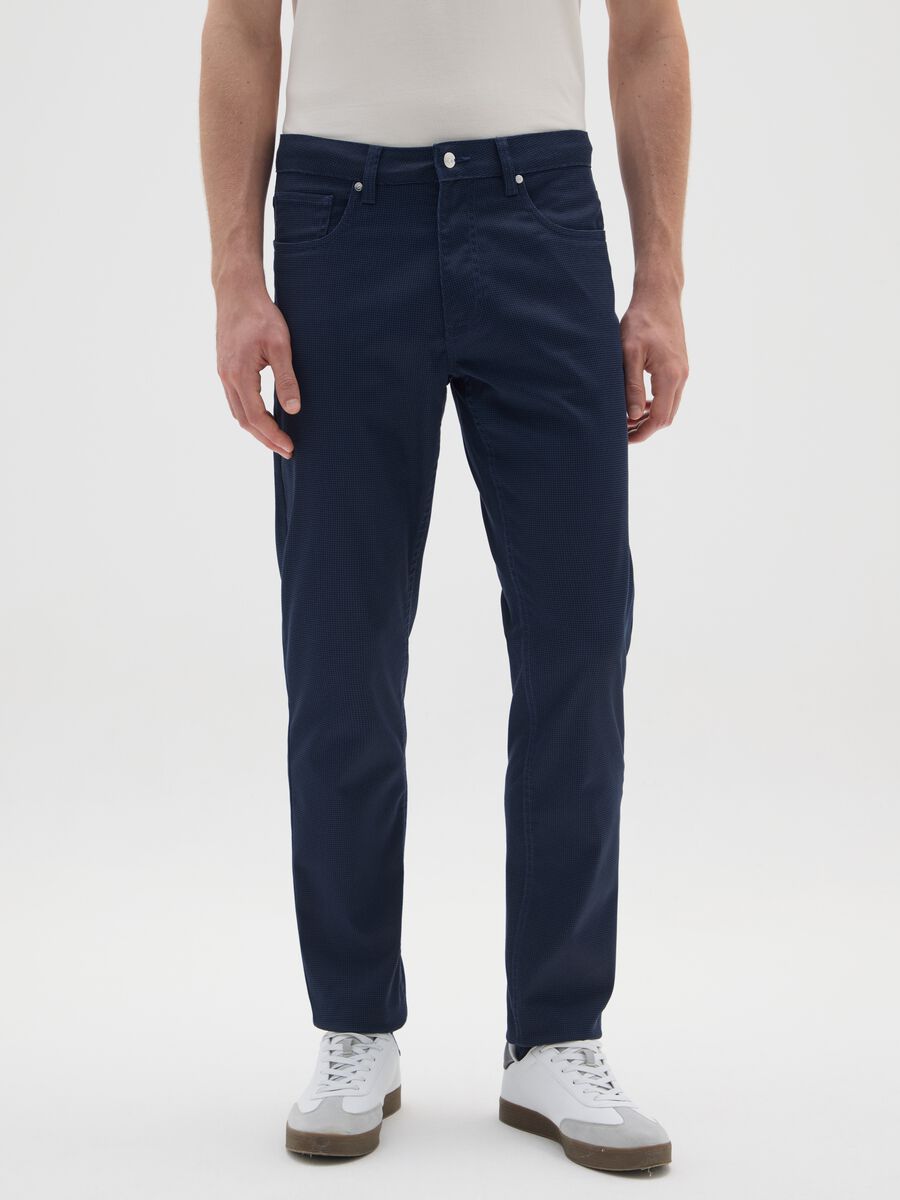Pantaloni blu slim fit in misto cotone_1