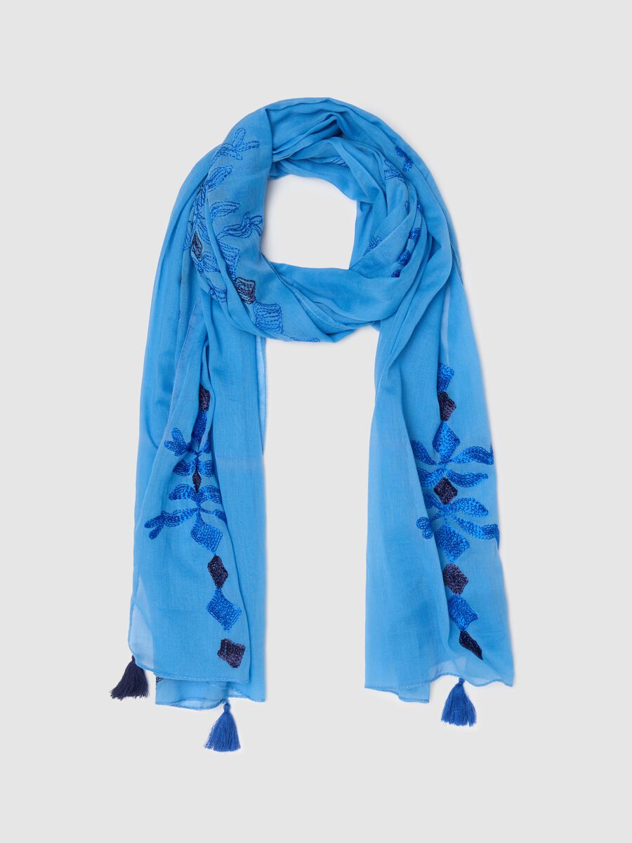 Blue scarf with embroidery and tassels_0